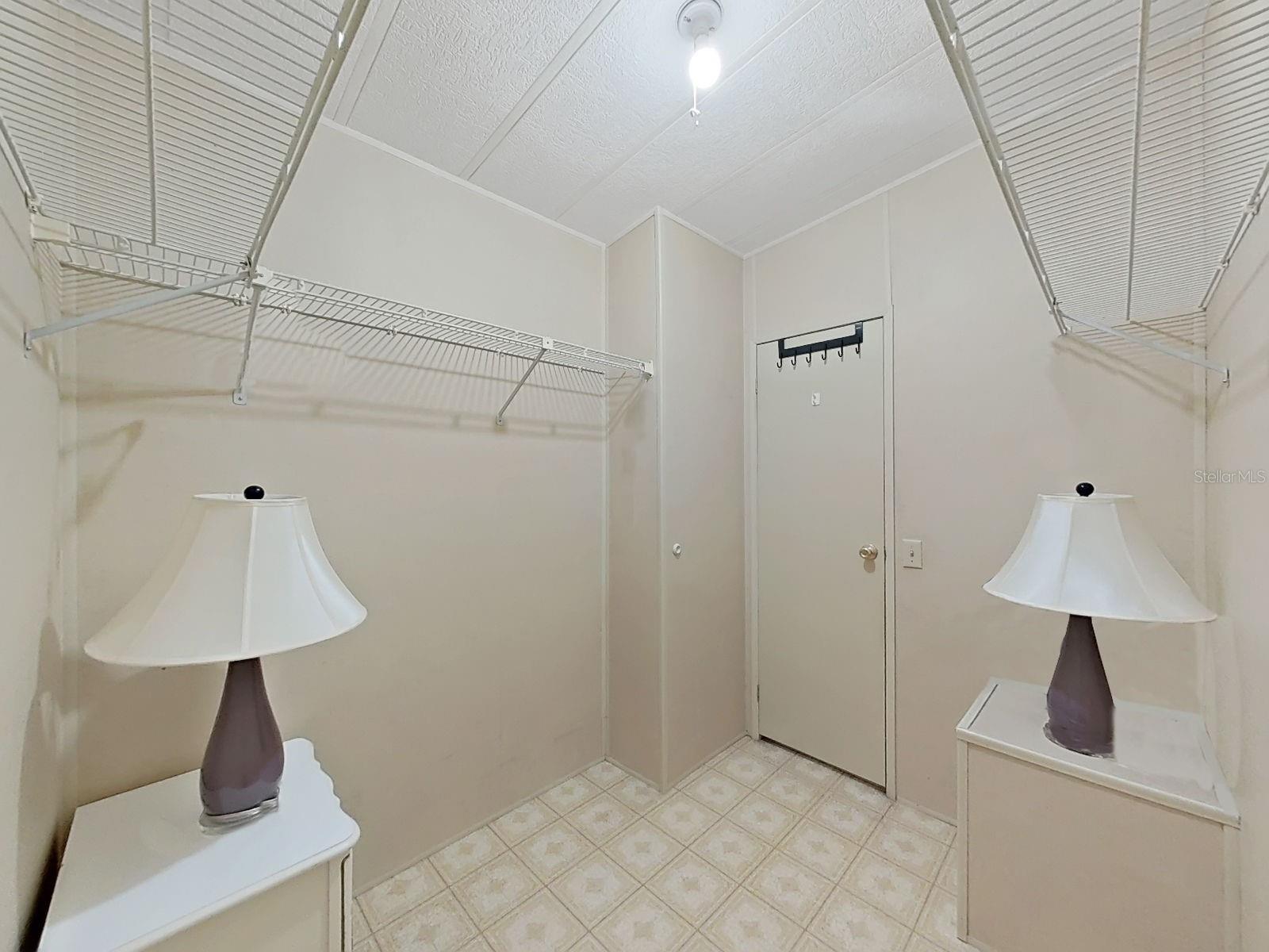 FOXWOOD LAKE ESTATES - Residential