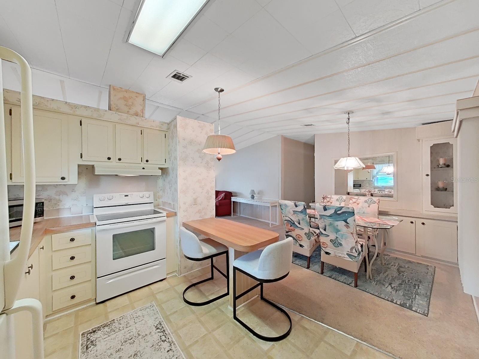 FOXWOOD LAKE ESTATES - Residential