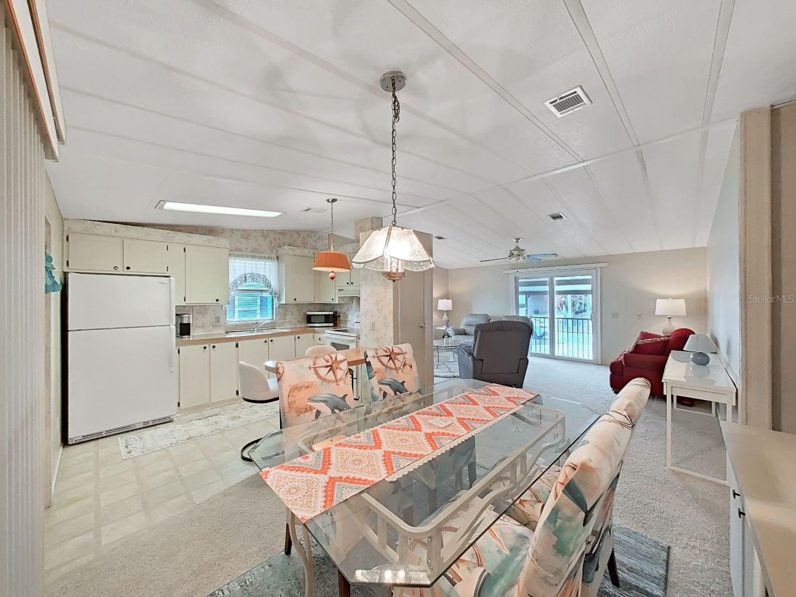 FOXWOOD LAKE ESTATES - Residential