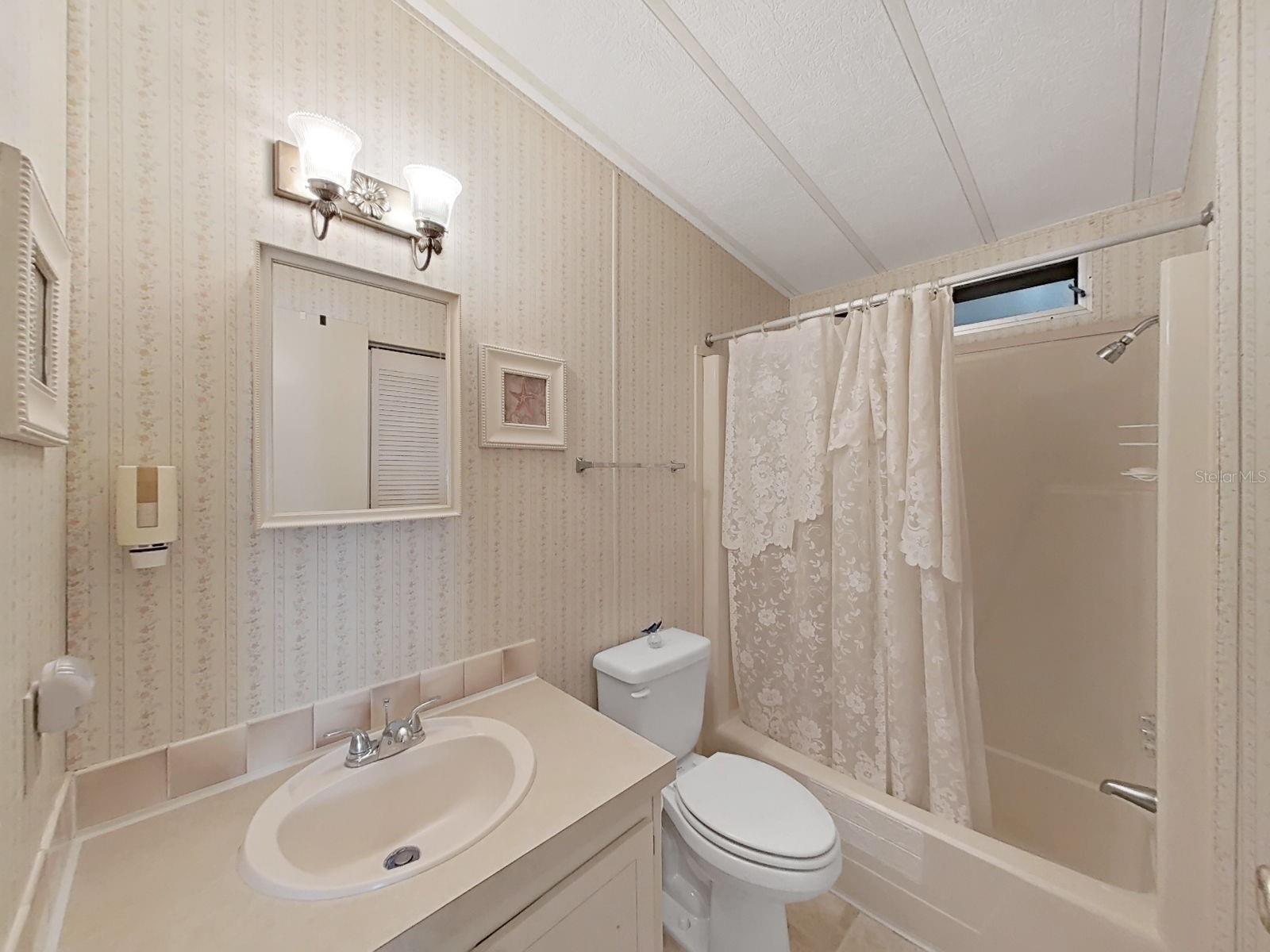 FOXWOOD LAKE ESTATES - Residential