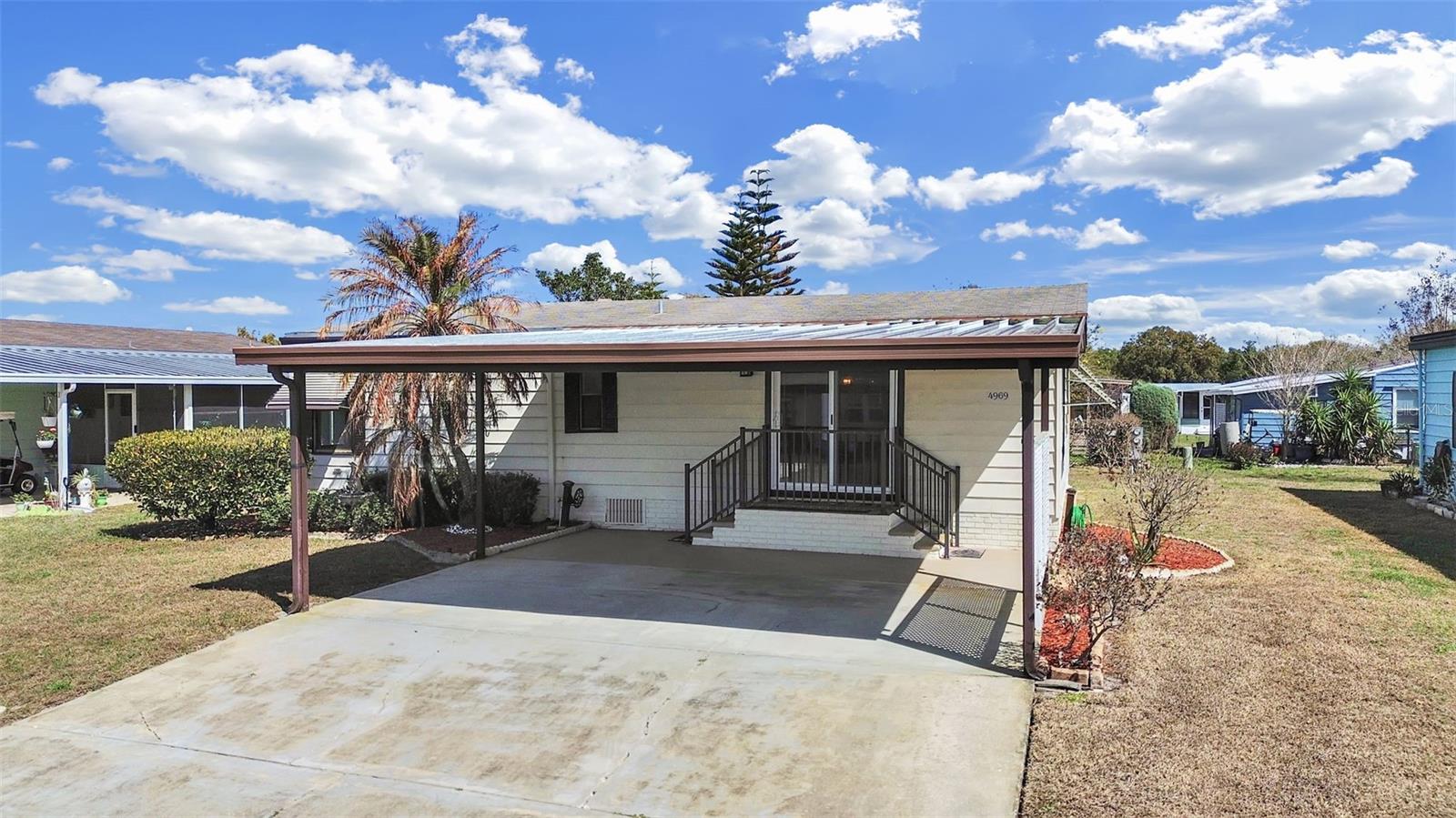 FOXWOOD LAKE ESTATES - Residential