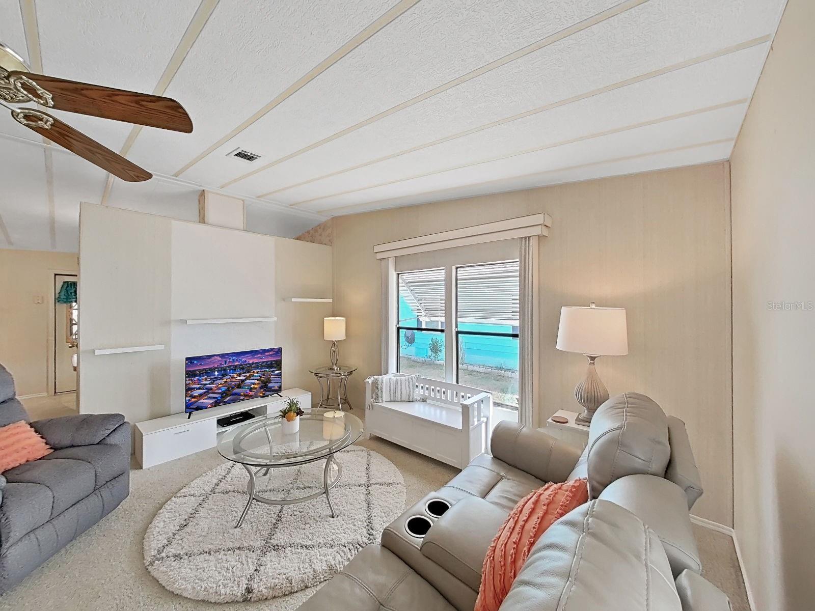 FOXWOOD LAKE ESTATES - Residential