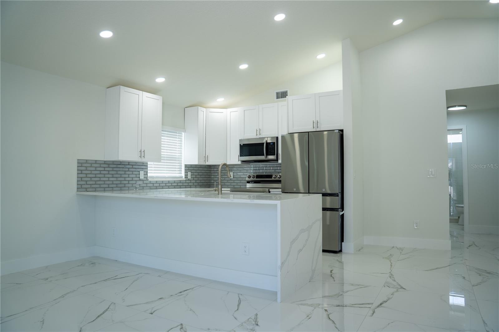 COLONIAL LAKES - Residential