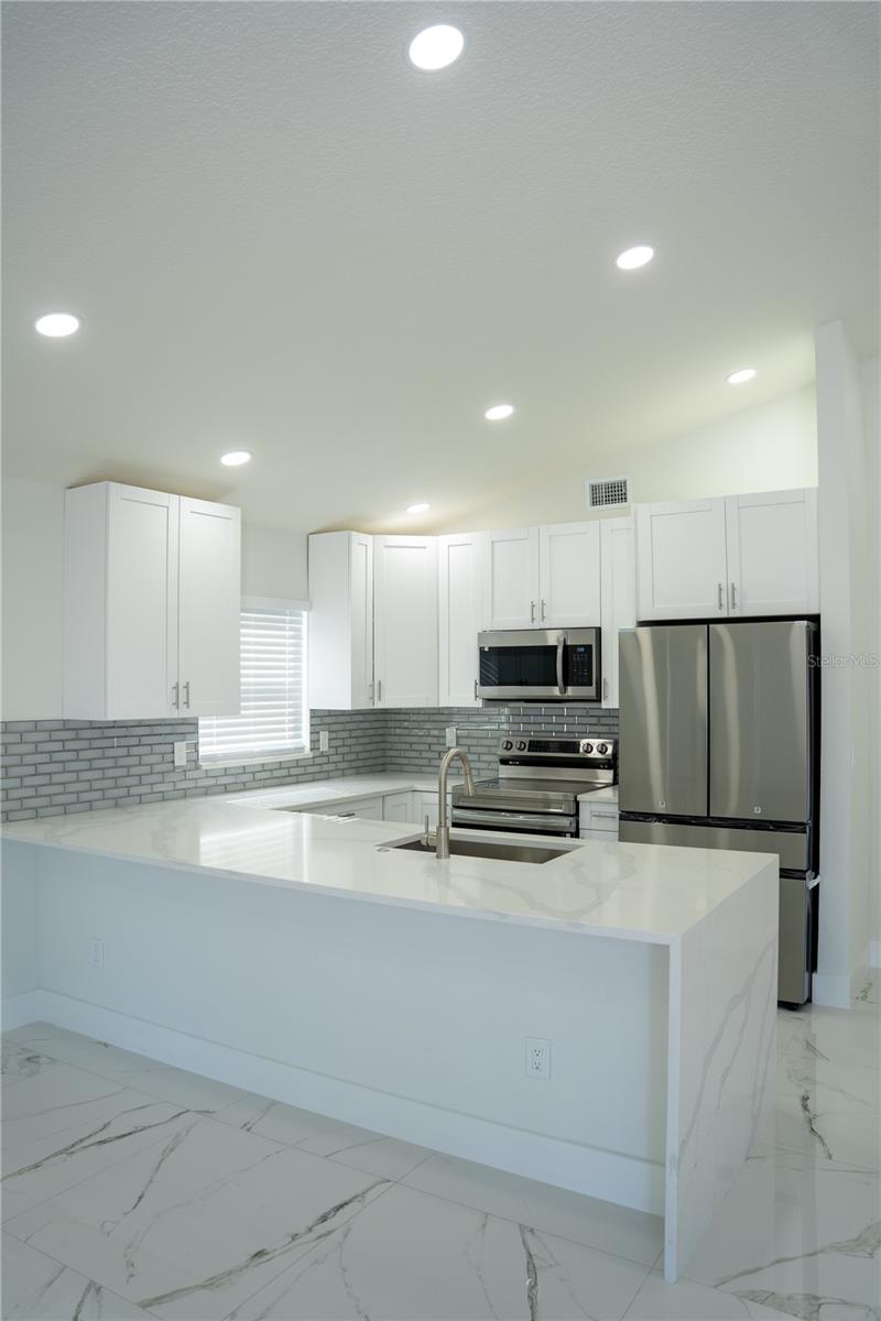 COLONIAL LAKES - Residential