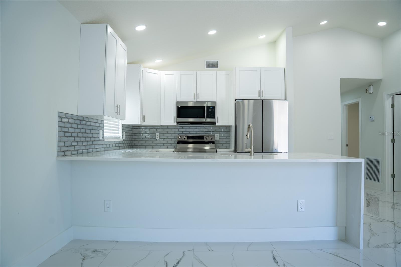 COLONIAL LAKES - Residential