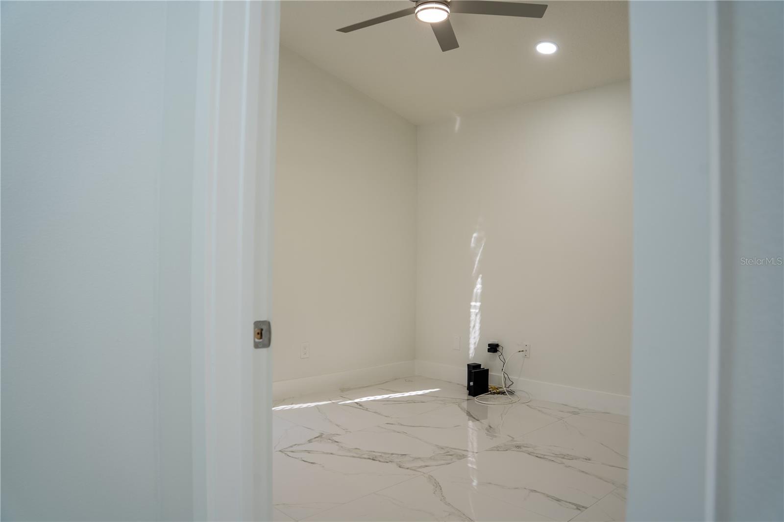 COLONIAL LAKES - Residential