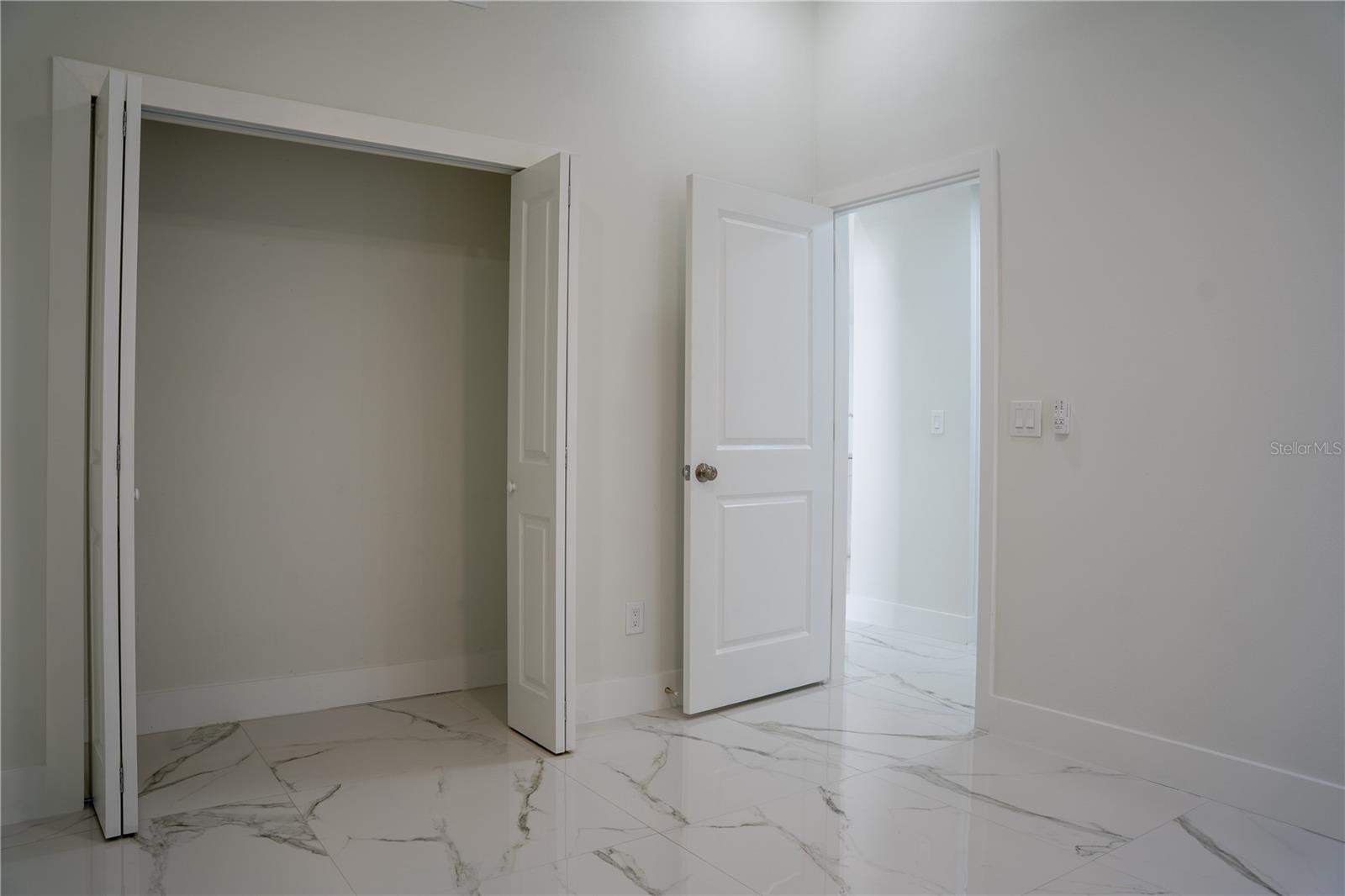 COLONIAL LAKES - Residential