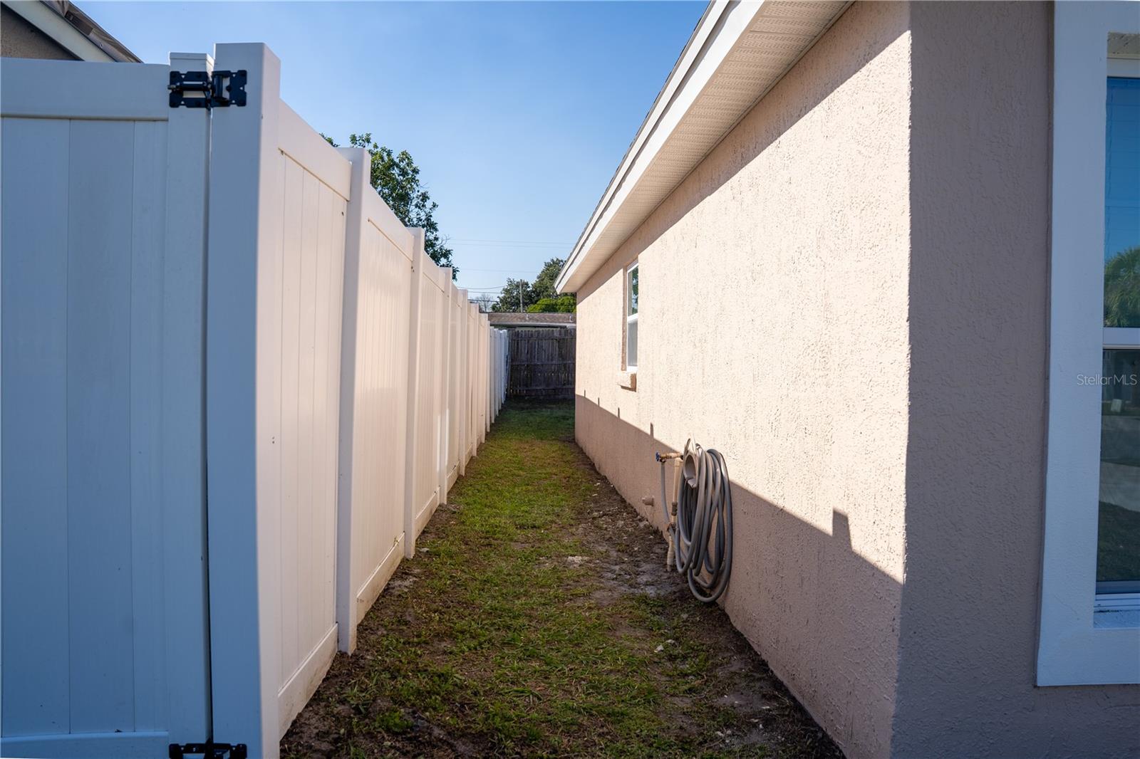 COLONIAL LAKES - Residential