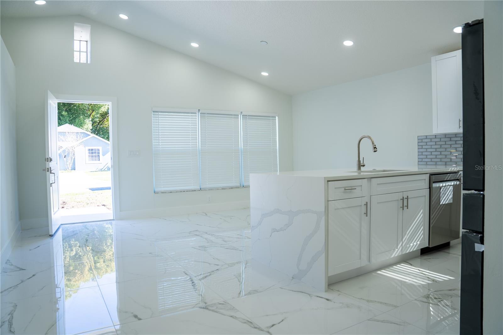 COLONIAL LAKES - Residential