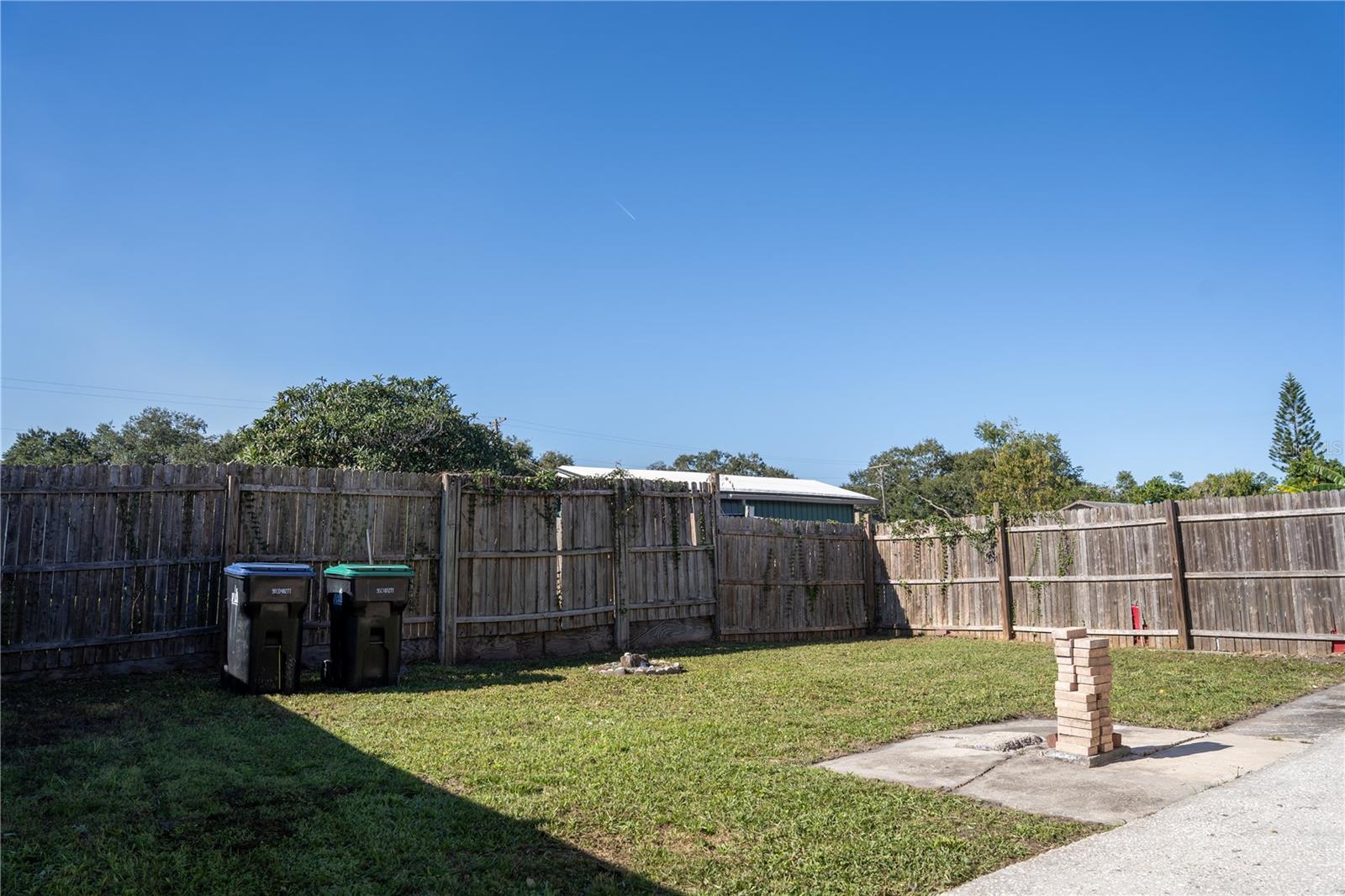 COLONIAL LAKES - Residential