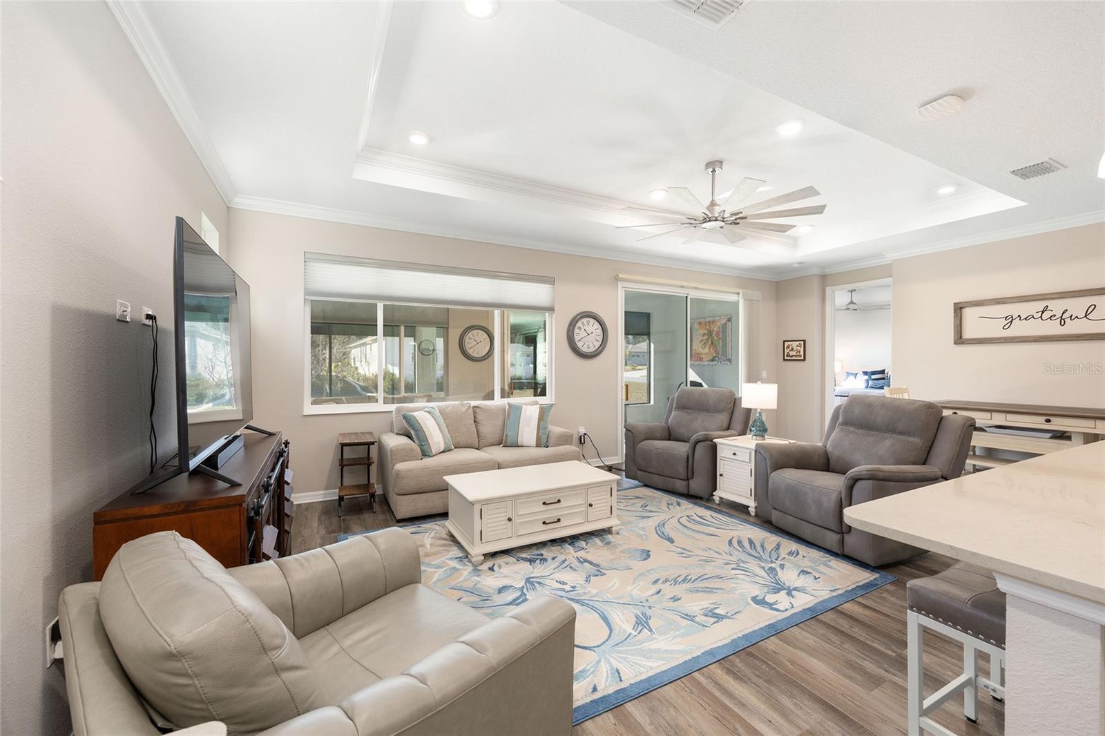 ON TOP OF THE WORLD - Residential