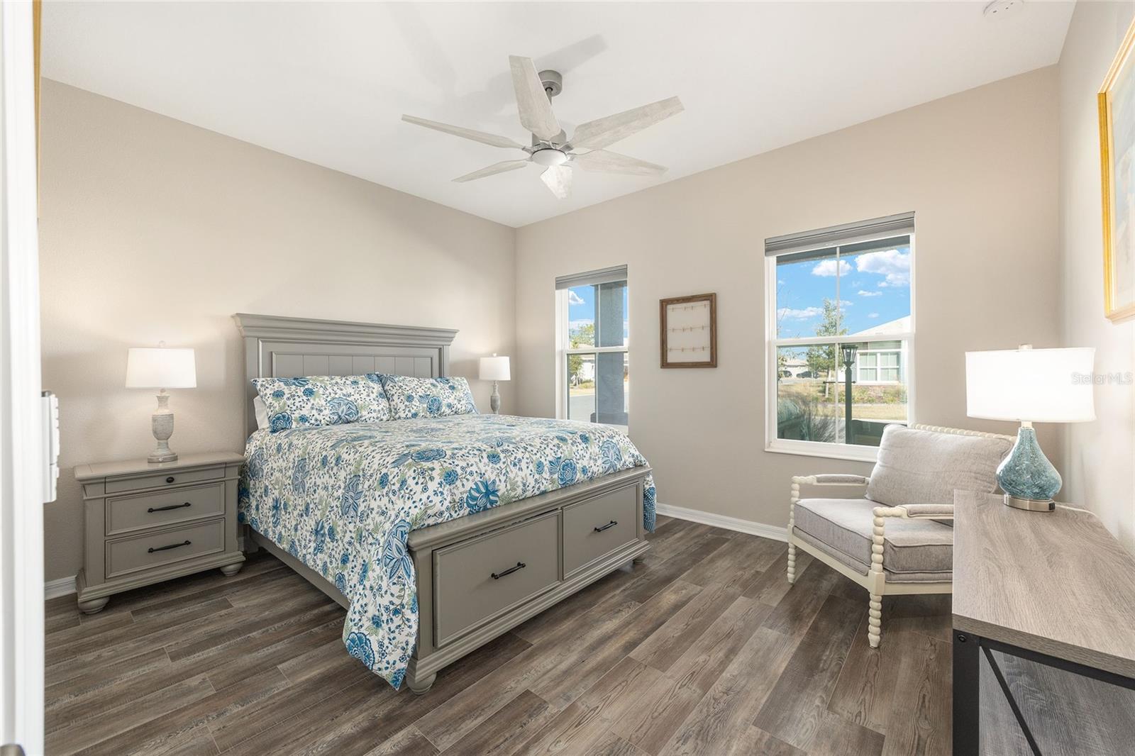 ON TOP OF THE WORLD - Residential