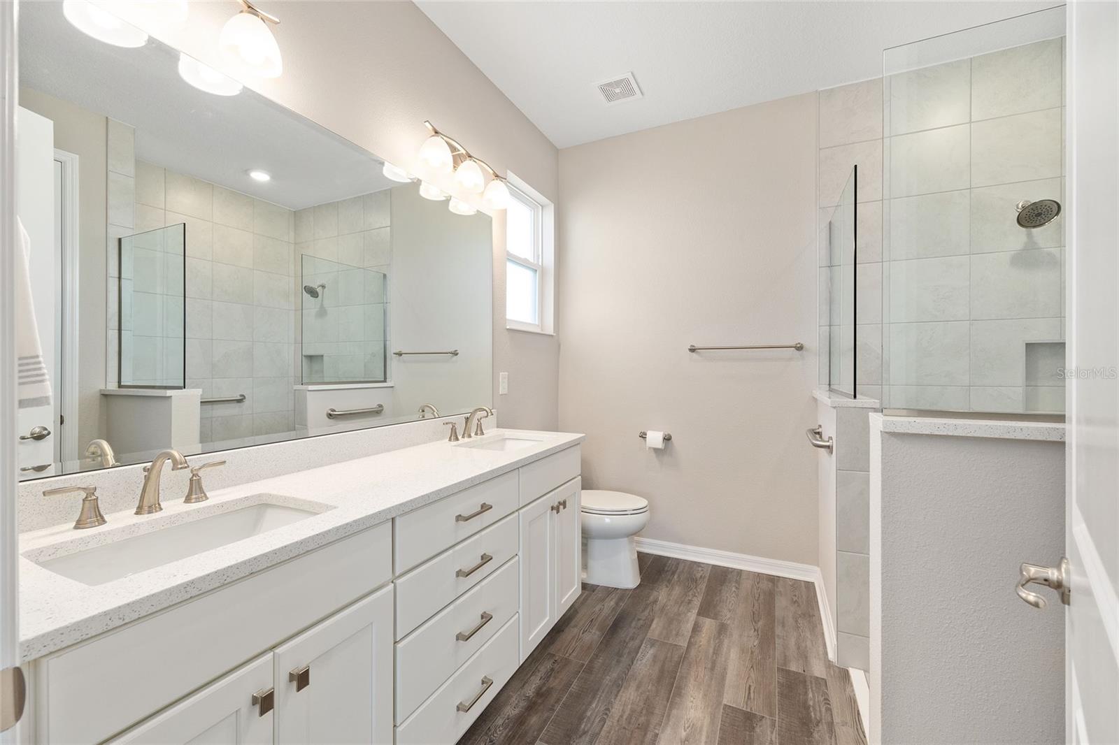 ON TOP OF THE WORLD - Residential