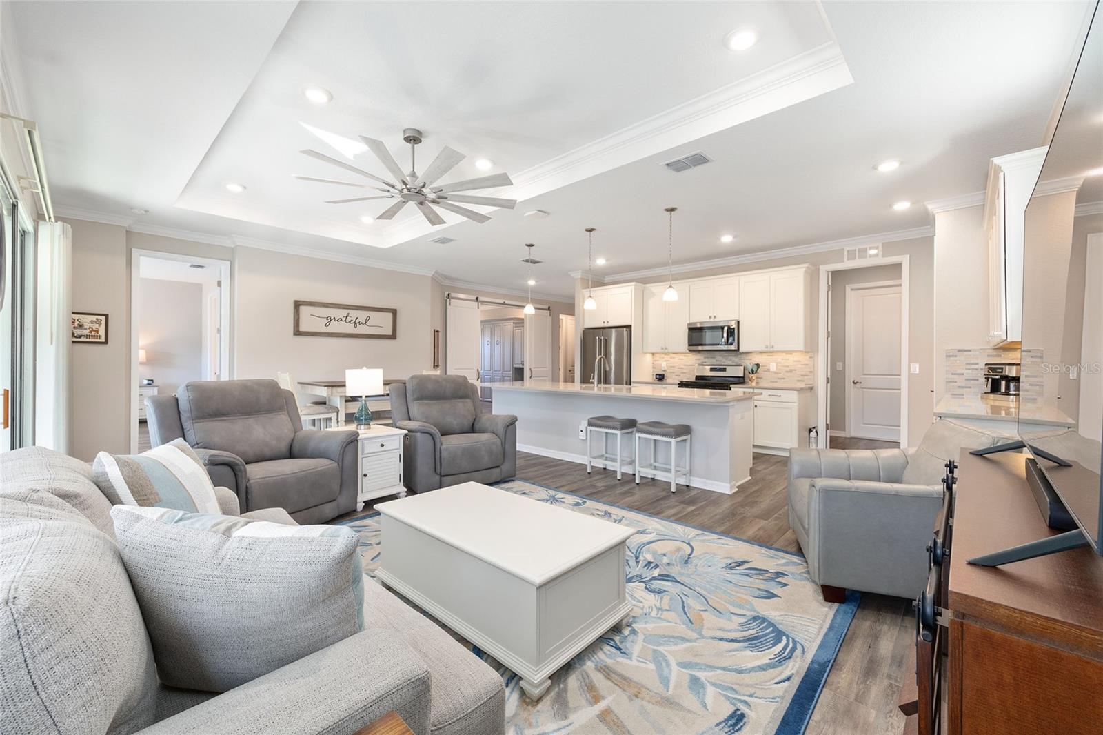 ON TOP OF THE WORLD - Residential