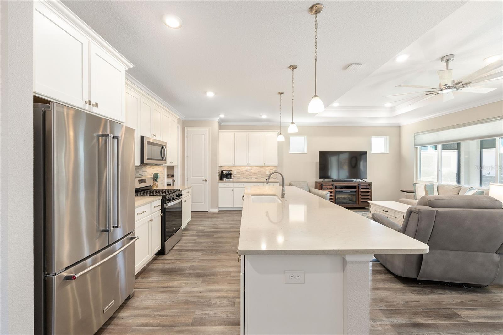 ON TOP OF THE WORLD - Residential