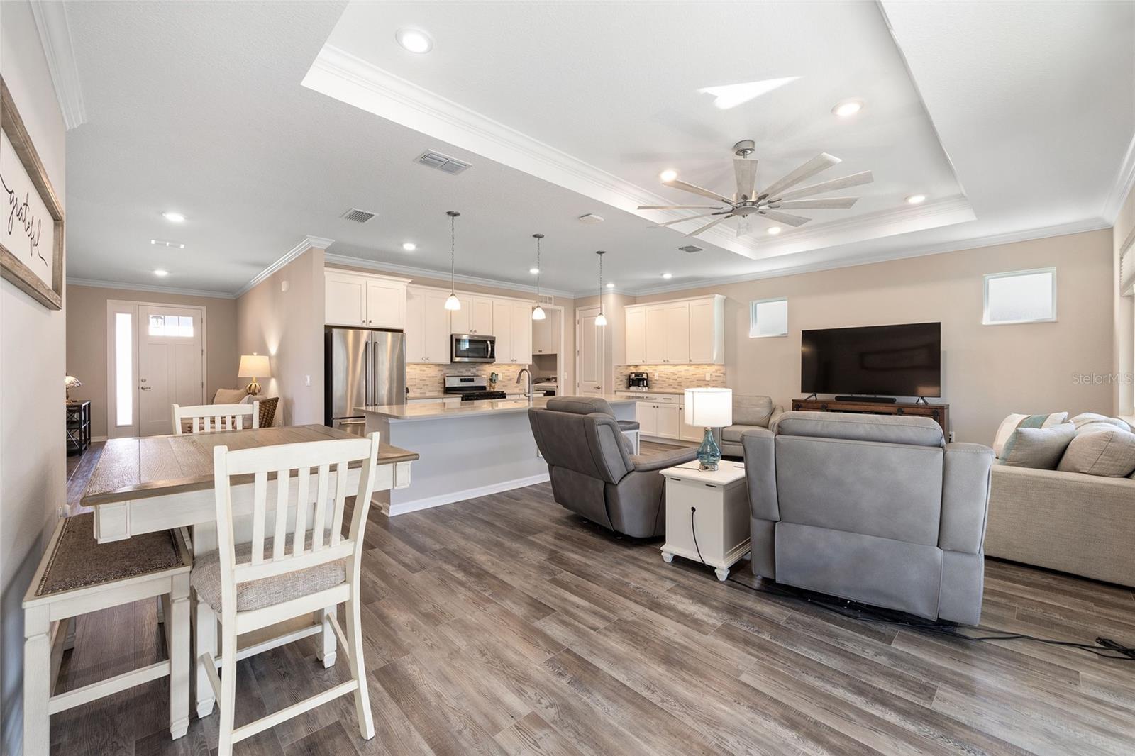 ON TOP OF THE WORLD - Residential