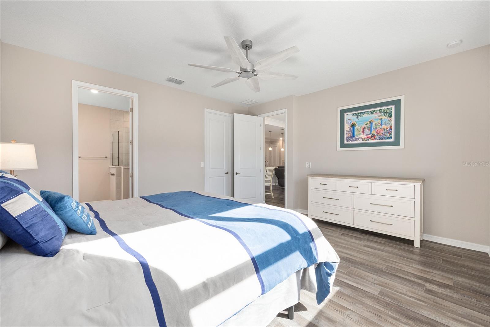 ON TOP OF THE WORLD - Residential