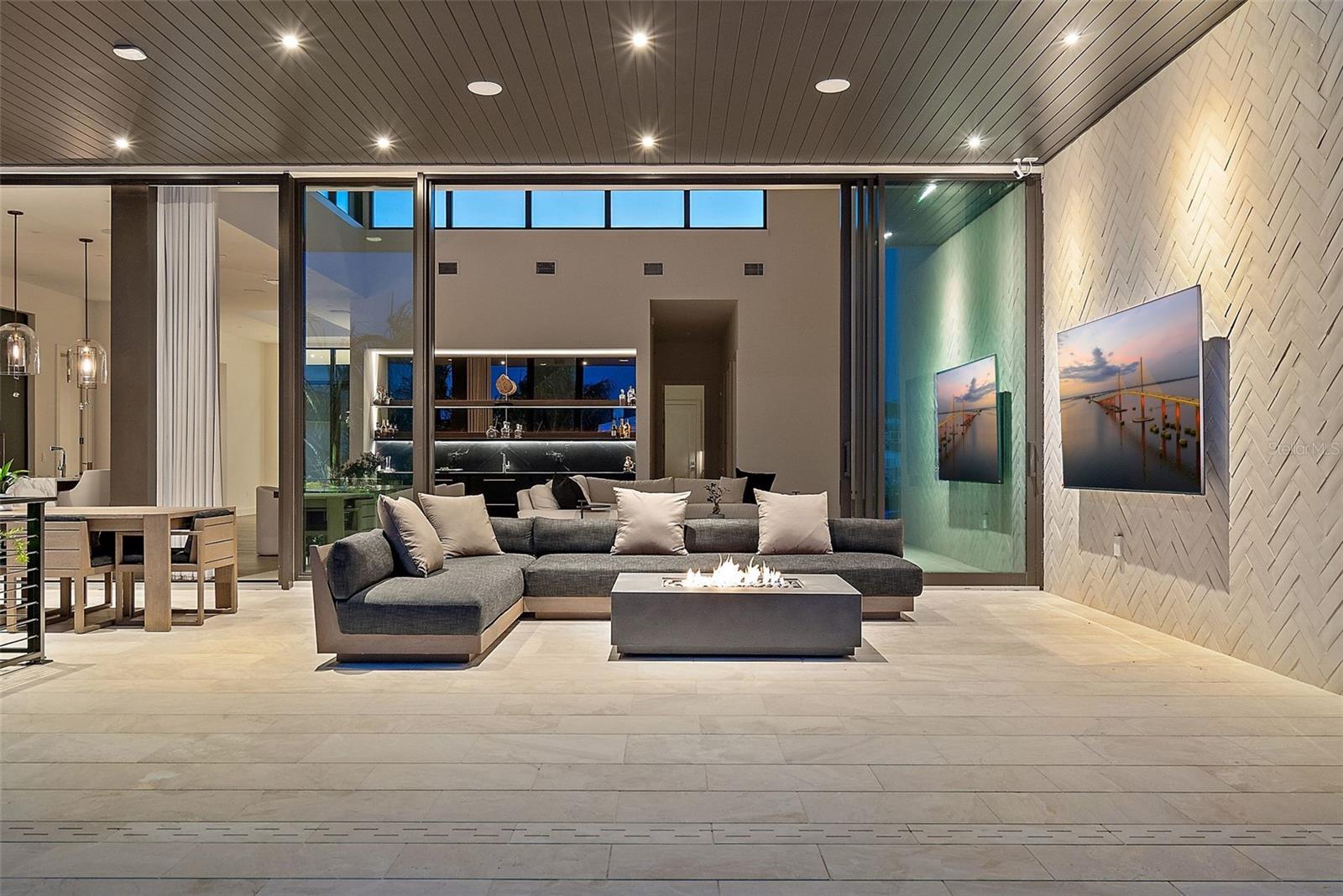 TIERRA VERDE UNIT 1 4TH REP - Residential