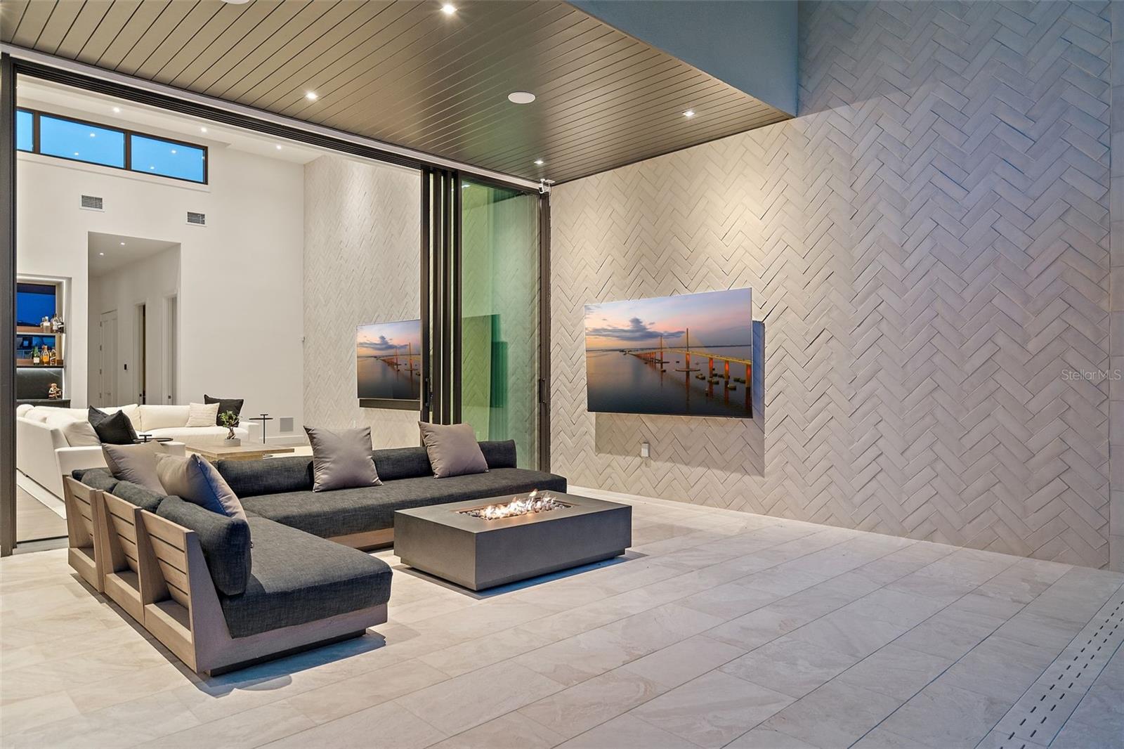 TIERRA VERDE UNIT 1 4TH REP - Residential