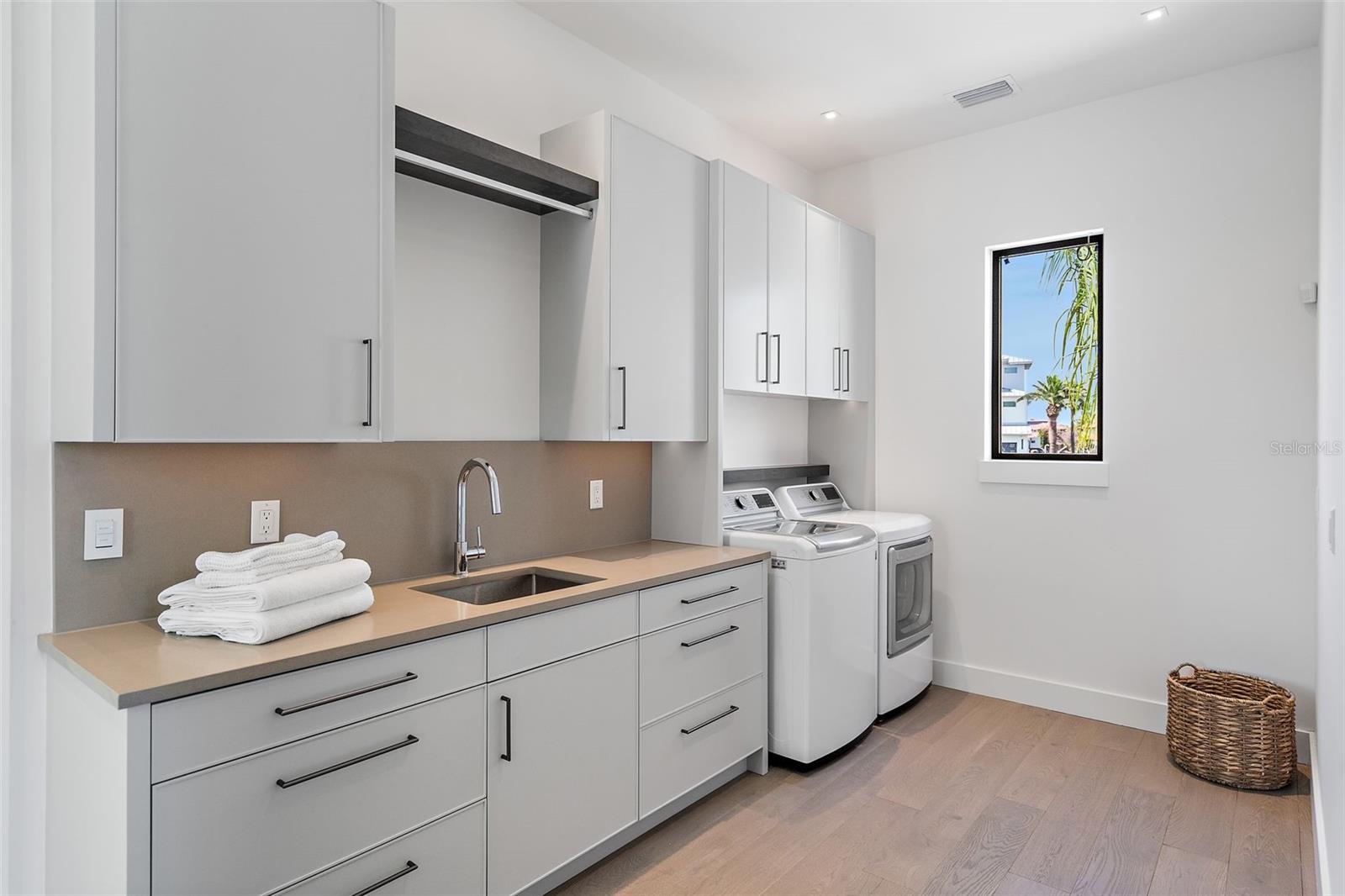 TIERRA VERDE UNIT 1 4TH REP - Residential