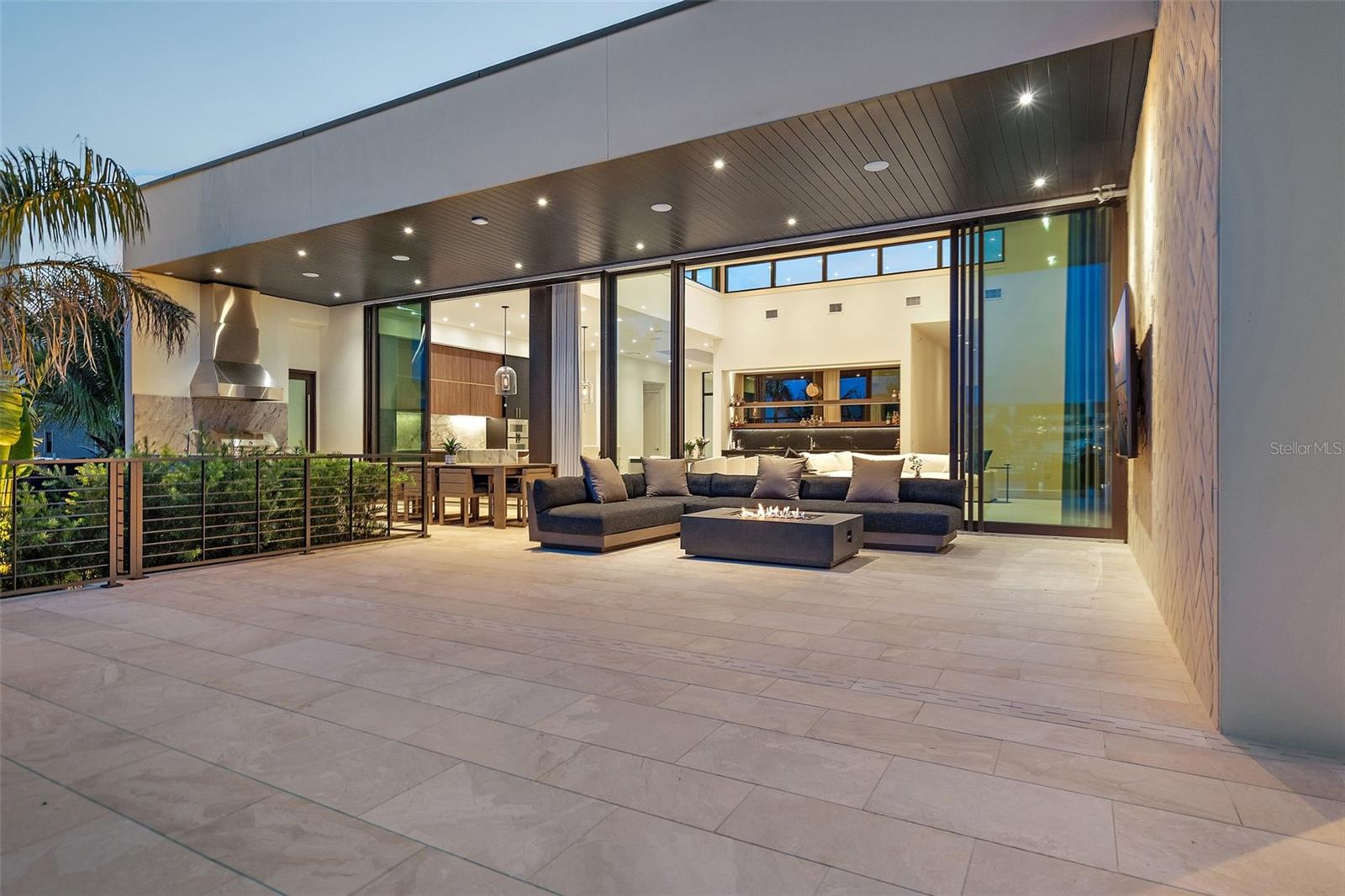 TIERRA VERDE UNIT 1 4TH REP - Residential