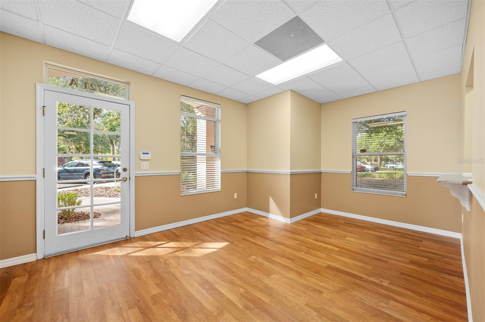 SUITE DREAMS CONDO - Commercial Sale