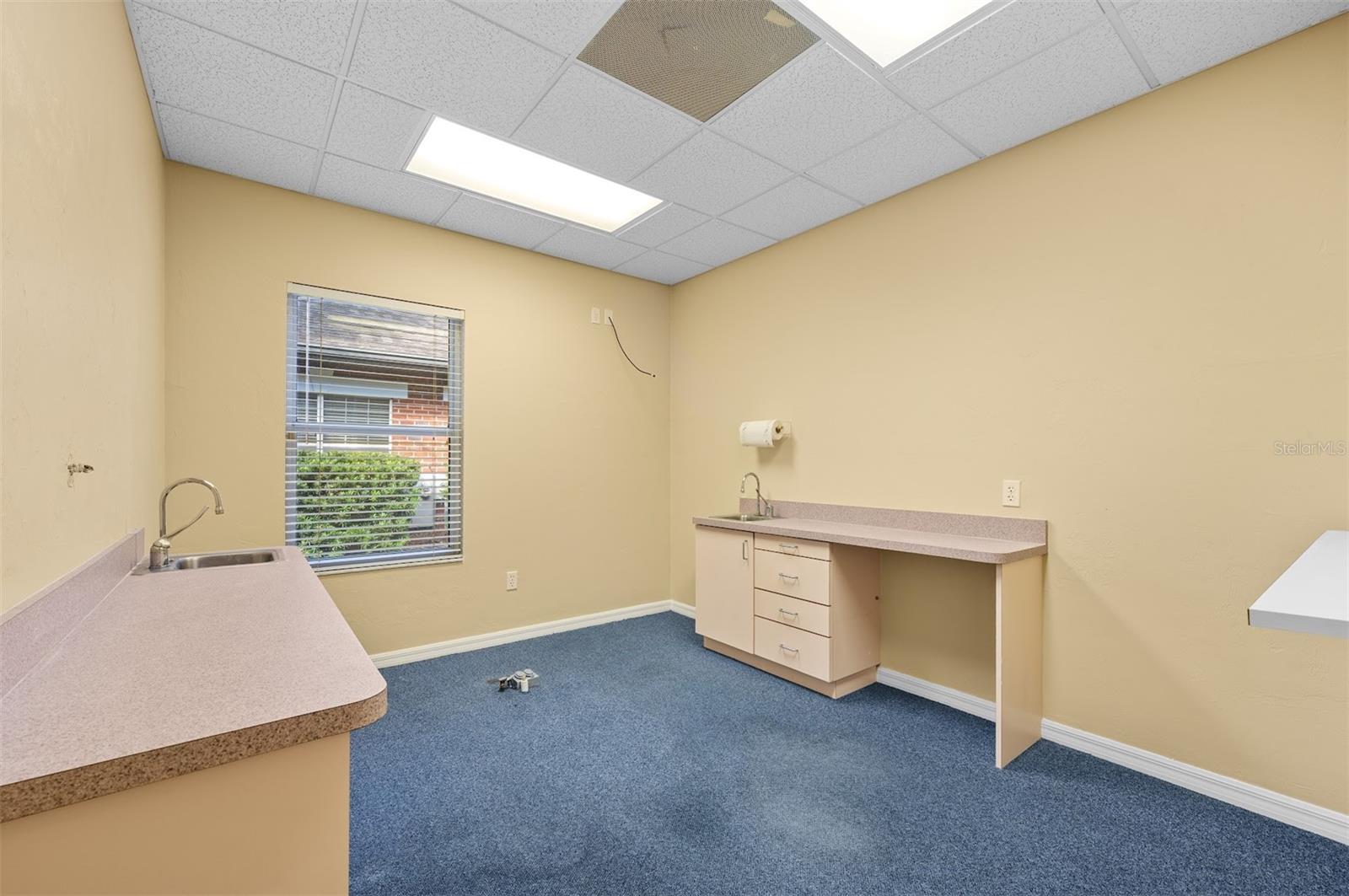 SUITE DREAMS CONDO - Commercial Sale