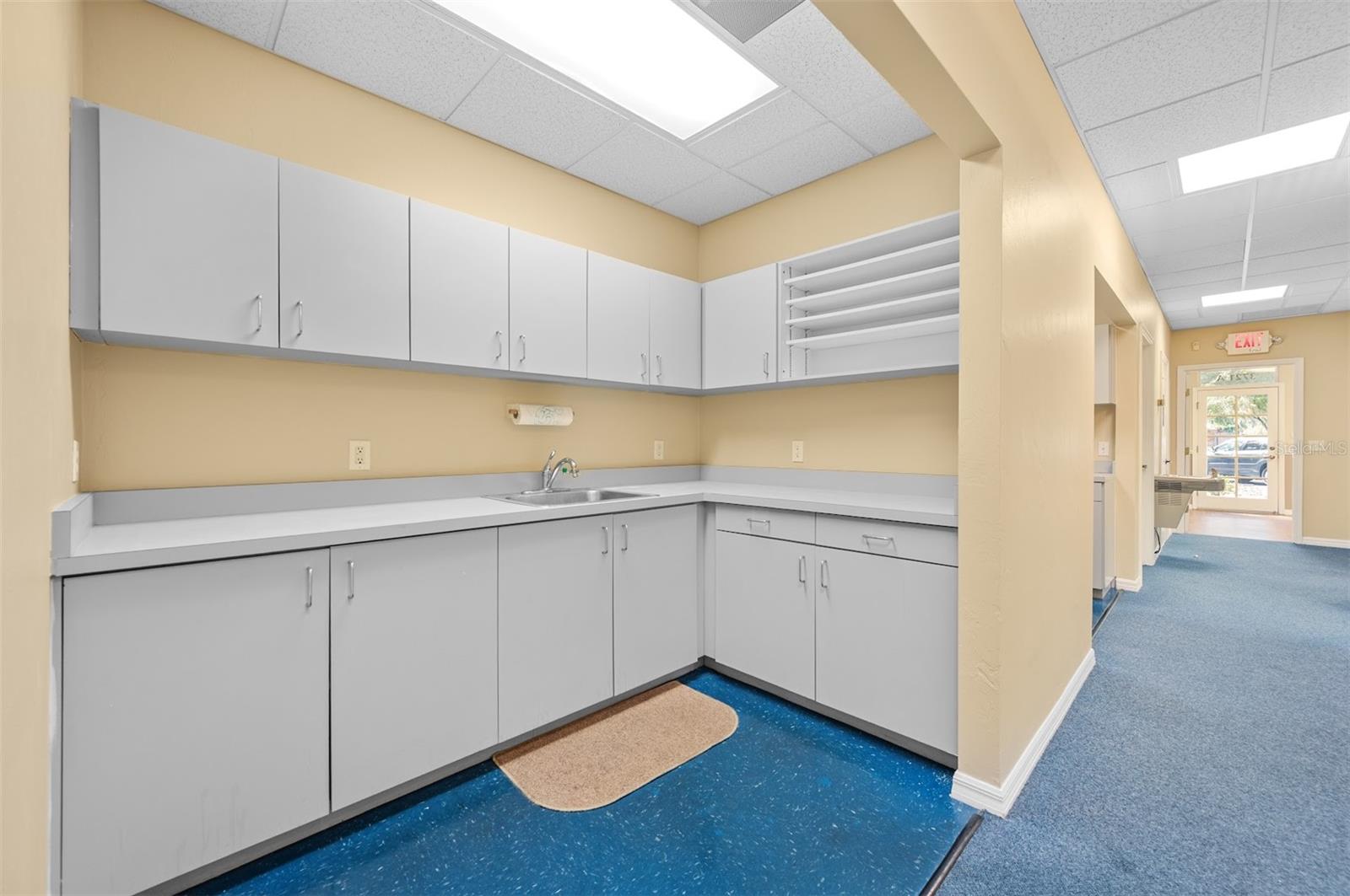 SUITE DREAMS CONDO - Commercial Sale