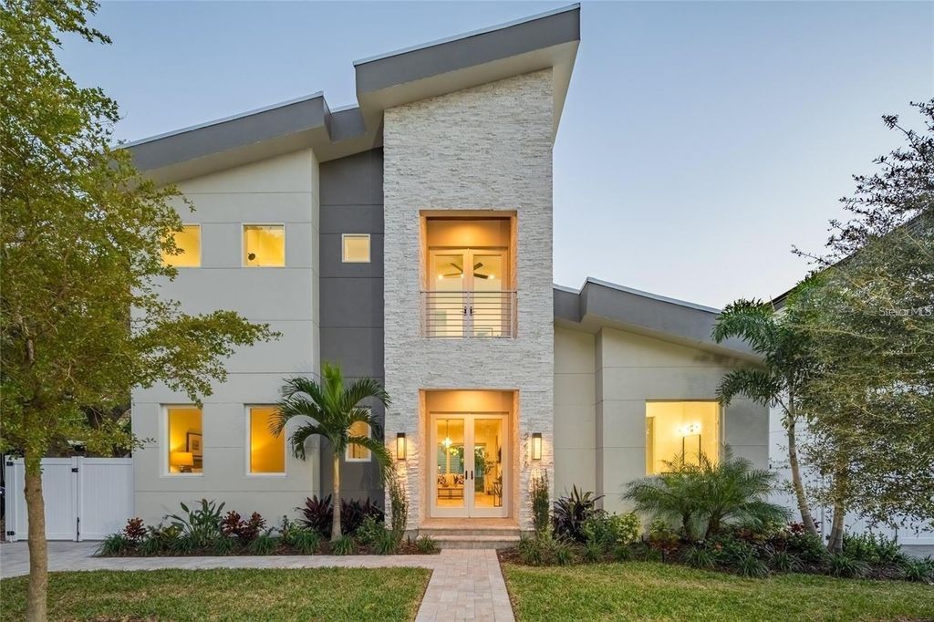 Photo of 2446 Floyd Street, Sarasota, FL 34239 (MLS # A4672668)