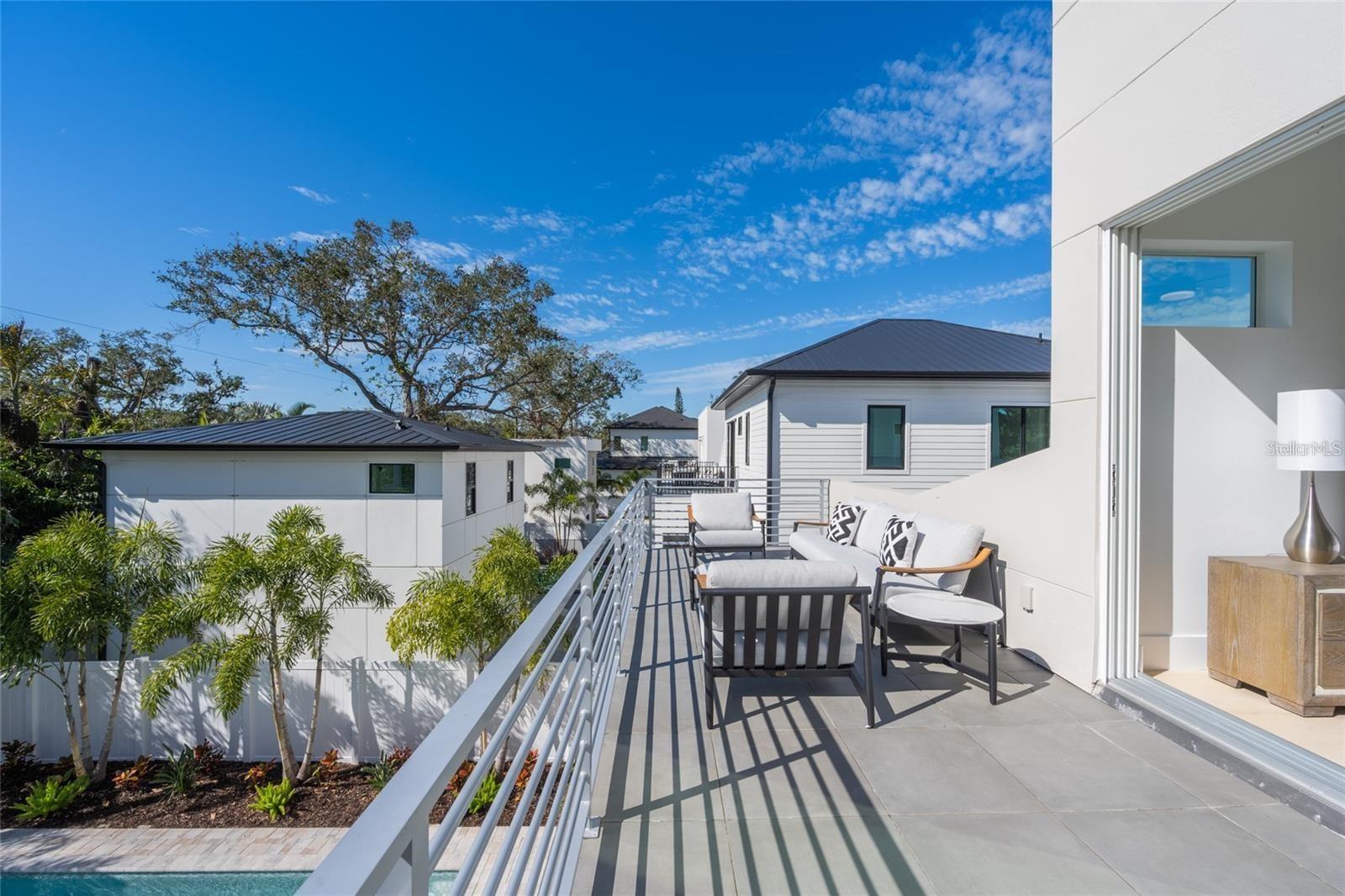 RUSTIC LODGE - Residential