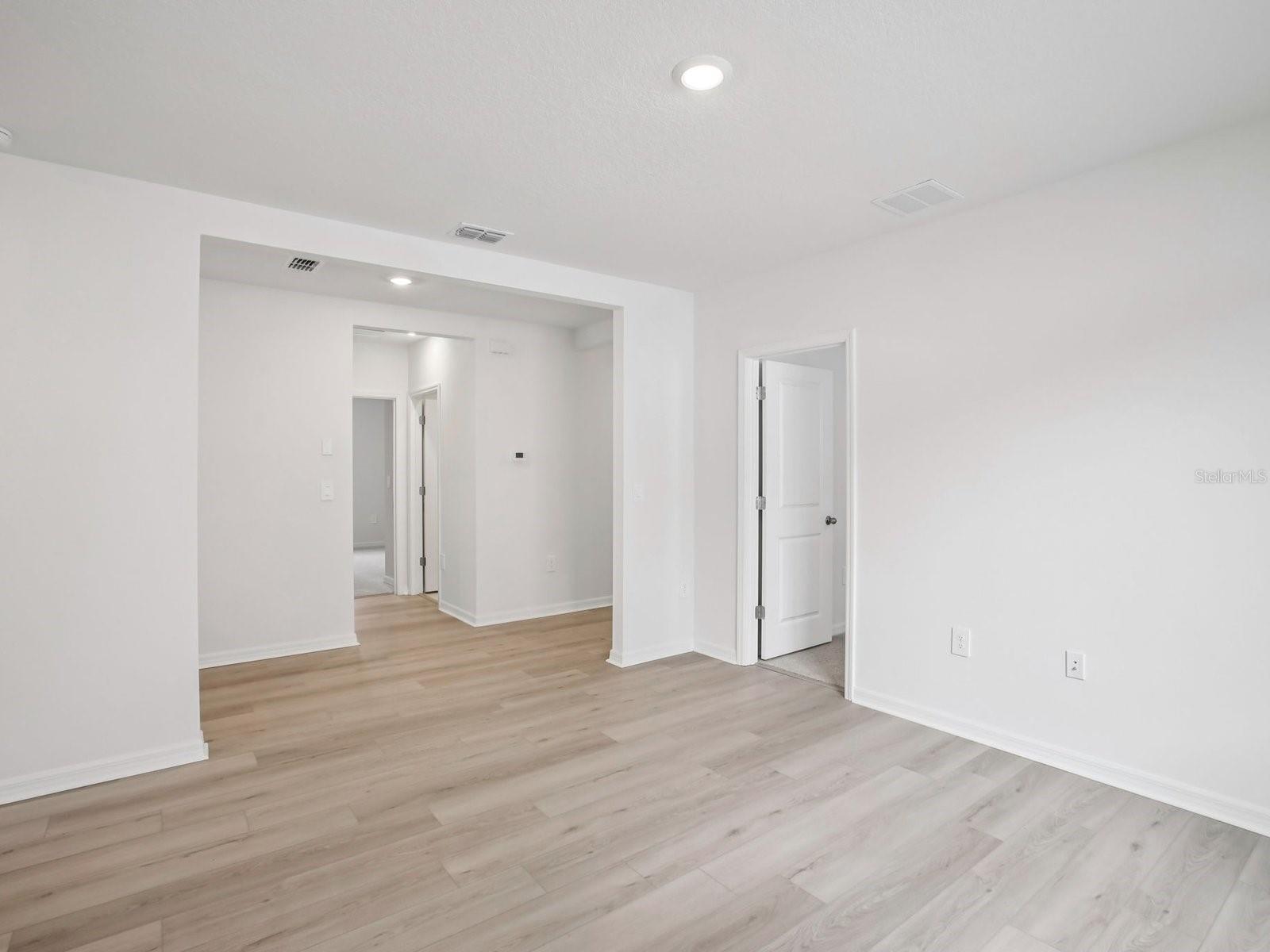 MAGNOLIA BAY - Residential