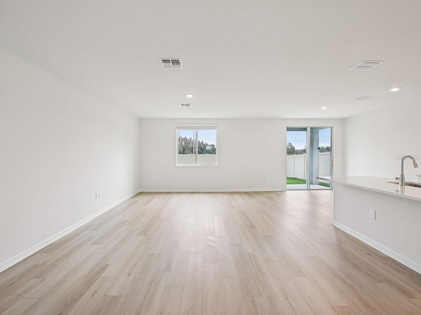 MAGNOLIA BAY - Residential