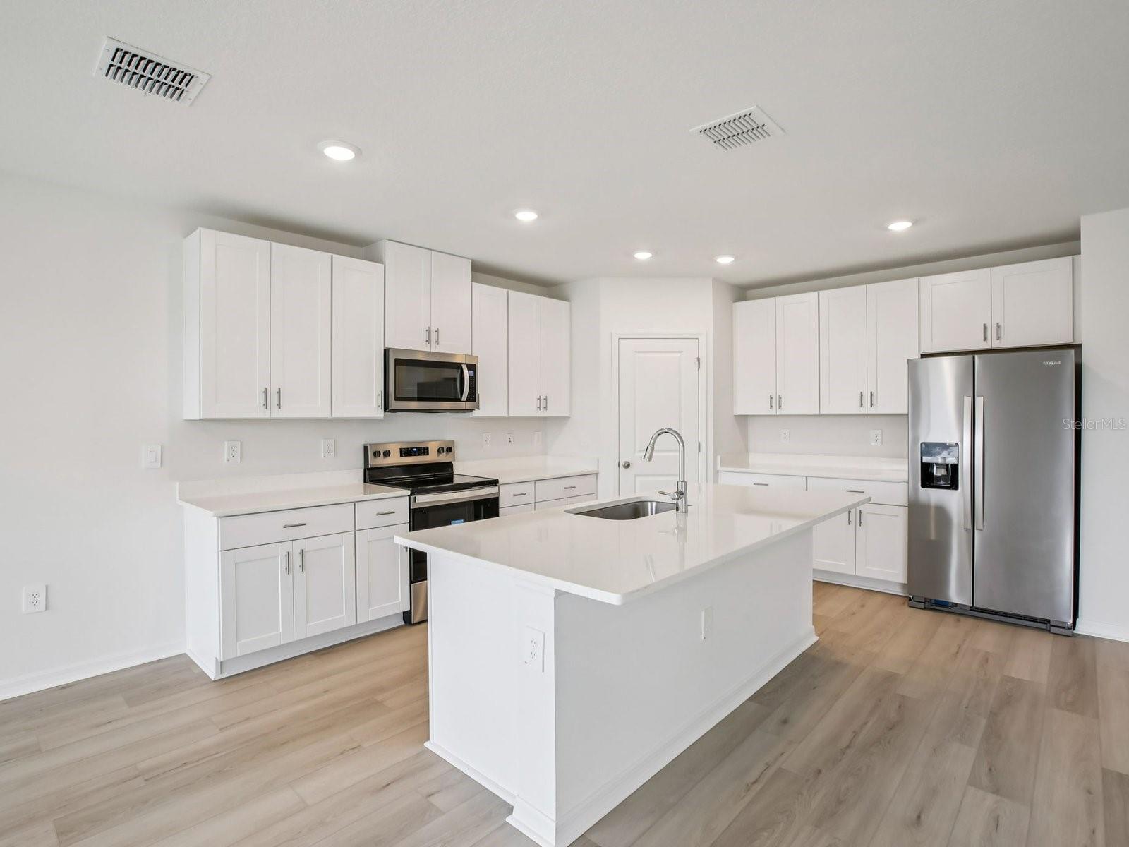MAGNOLIA BAY - Residential
