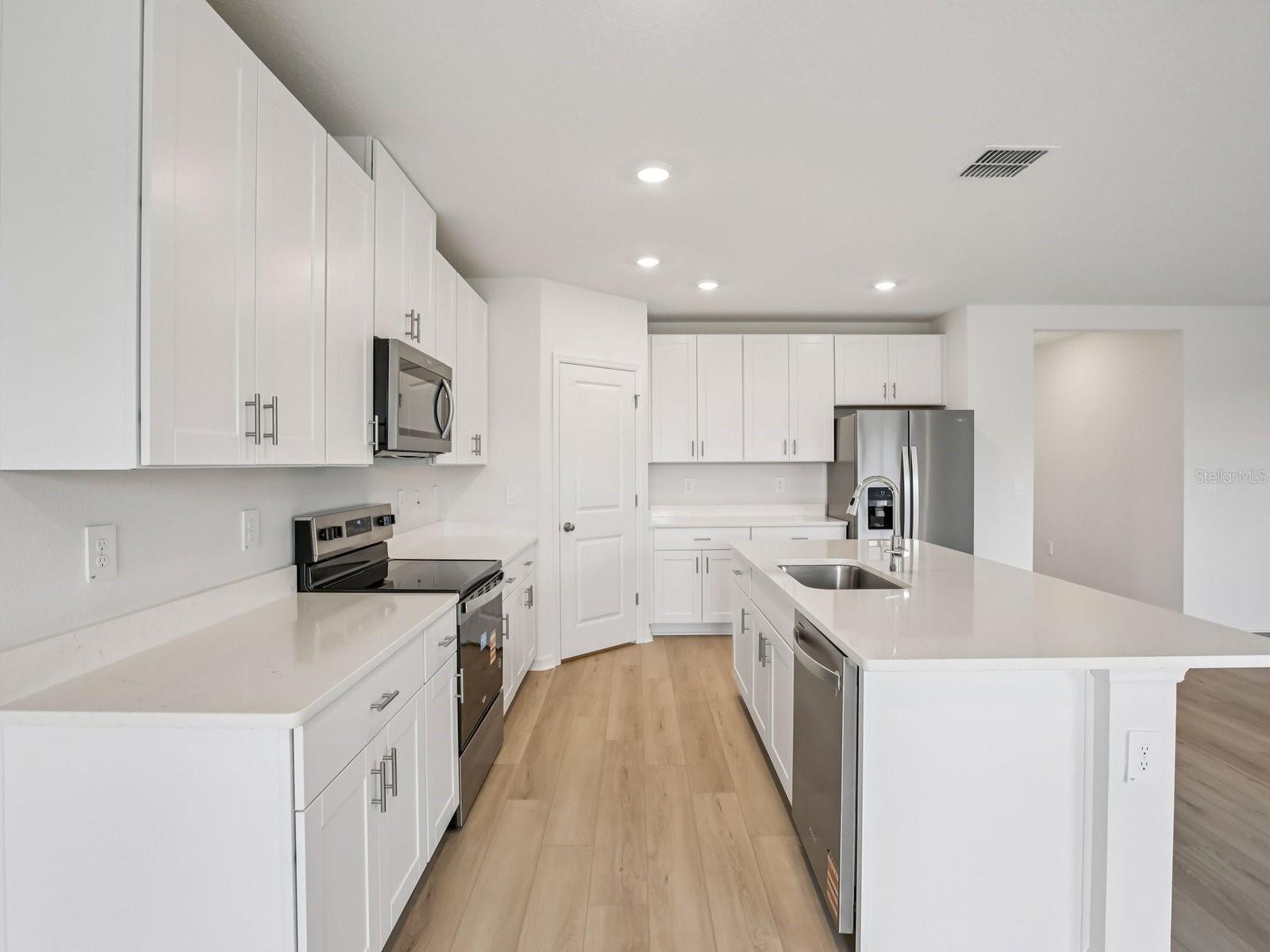 MAGNOLIA BAY - Residential