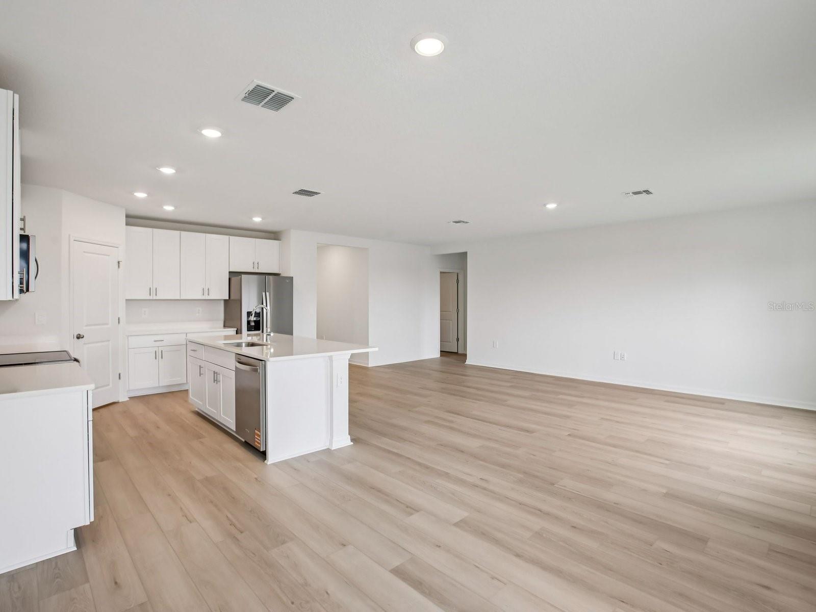 MAGNOLIA BAY - Residential