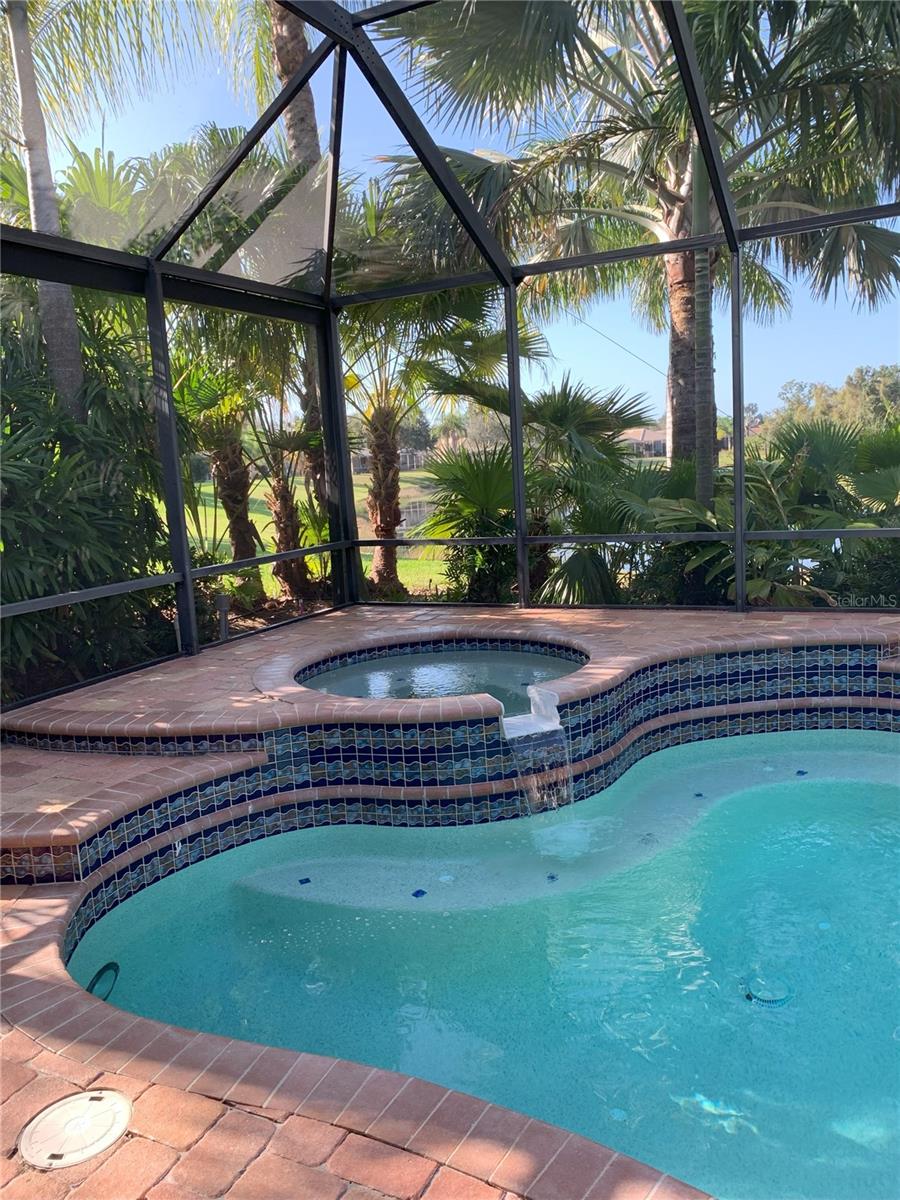 6828 HONEYSUCKLE TRAIL