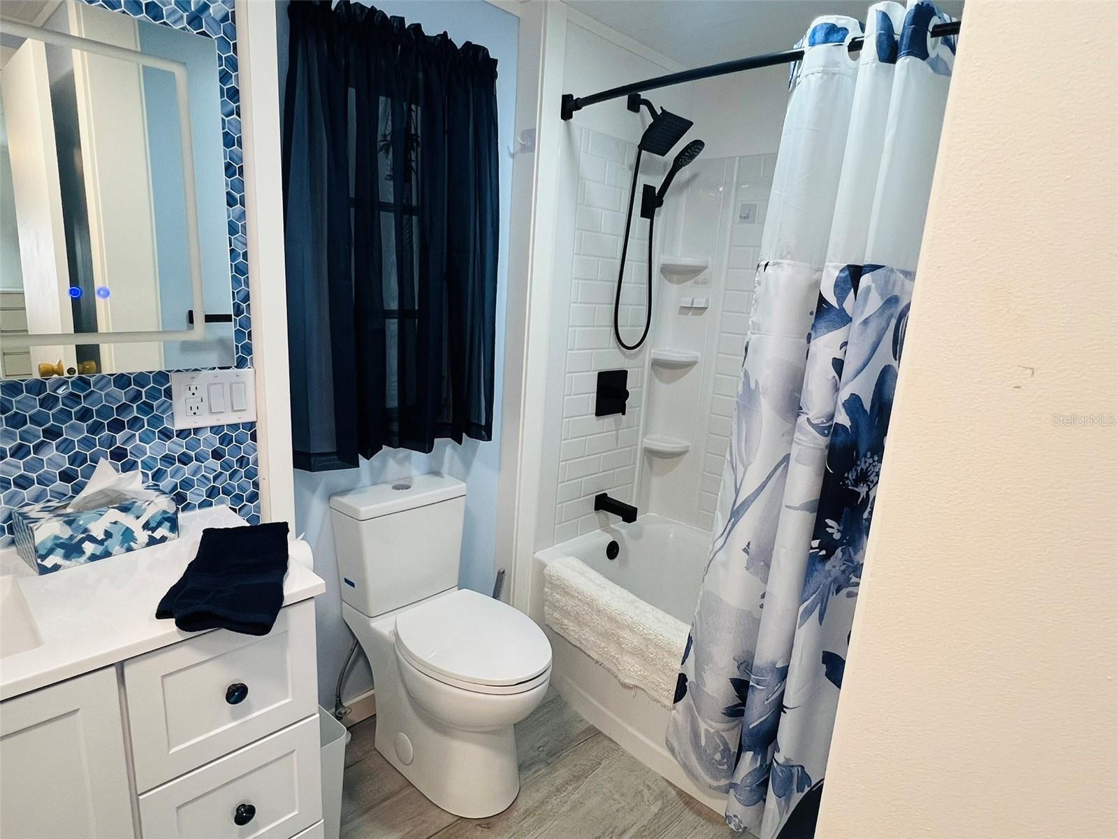 VENETIAN ESTATES - Residential