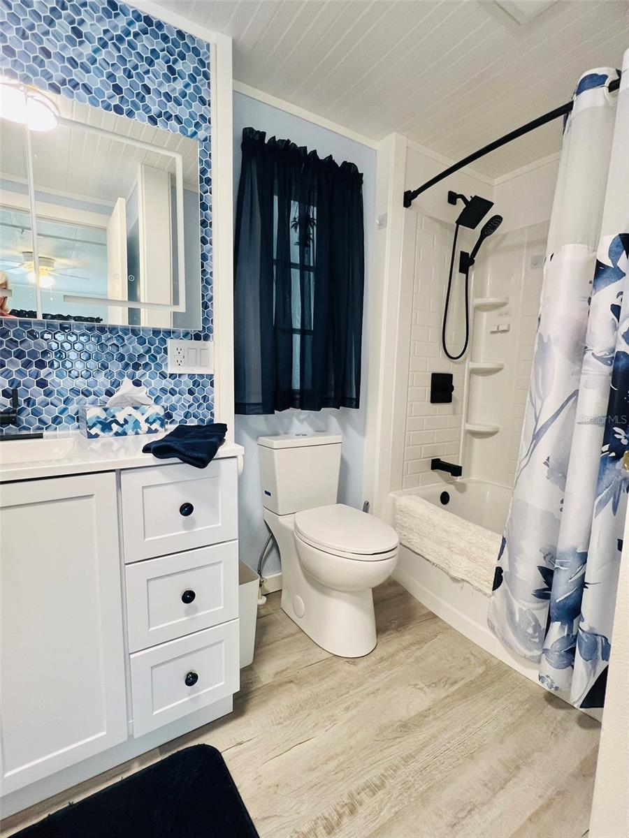 VENETIAN ESTATES - Residential