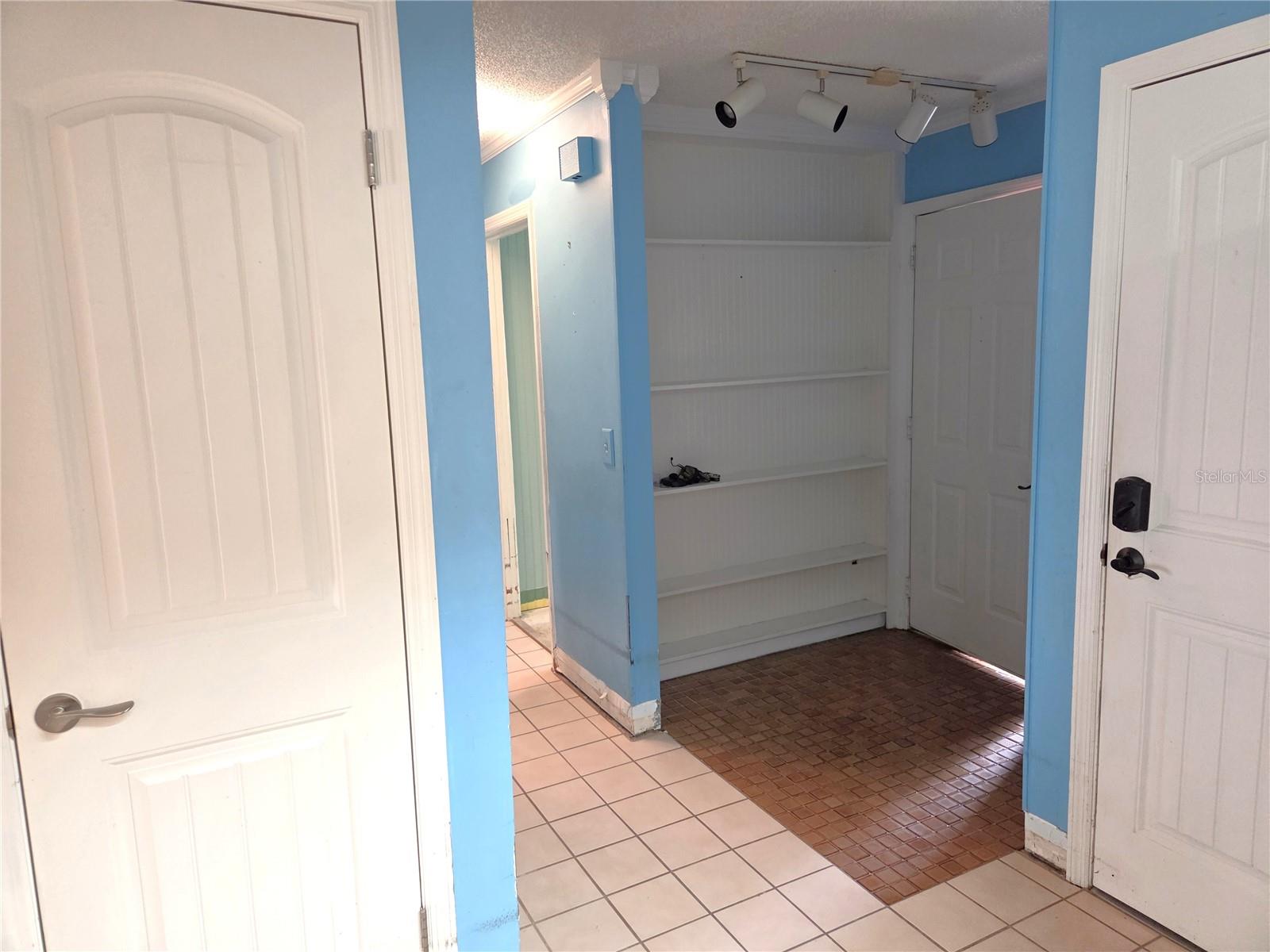 LAZY OAKS CONDO - Residential