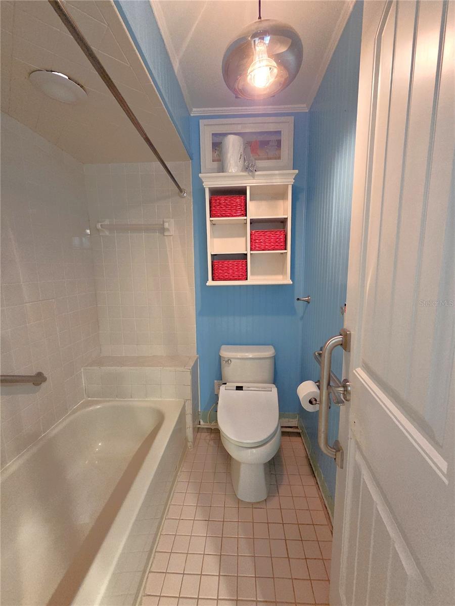 LAZY OAKS CONDO - Residential