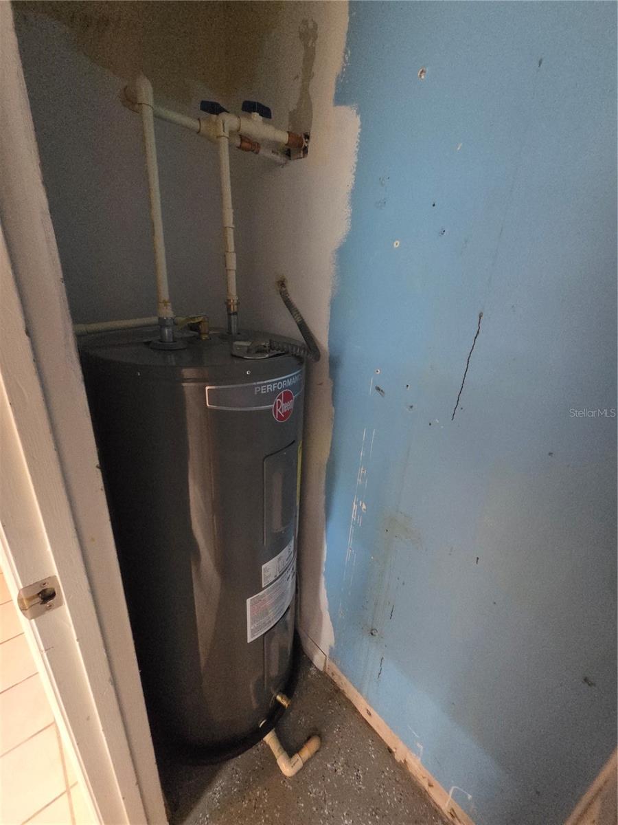 LAZY OAKS CONDO - Residential