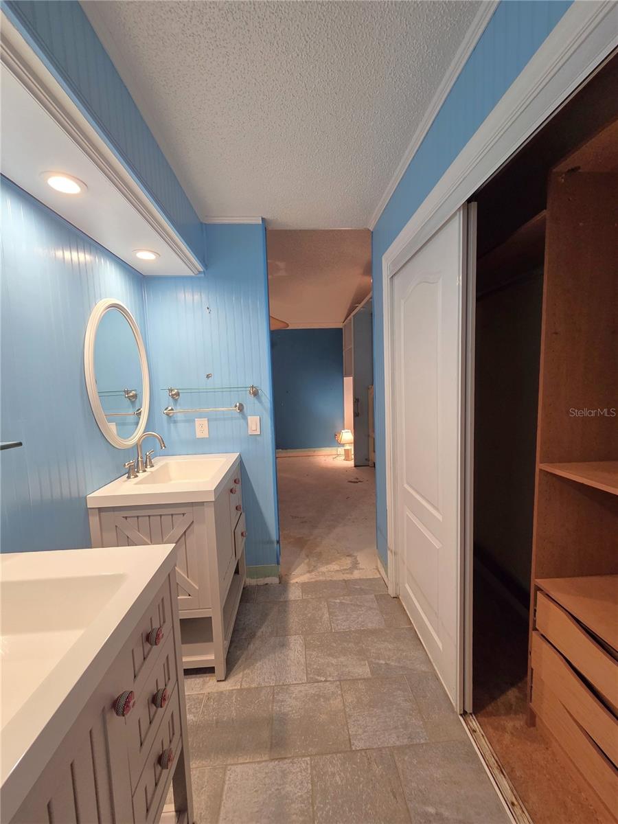 LAZY OAKS CONDO - Residential