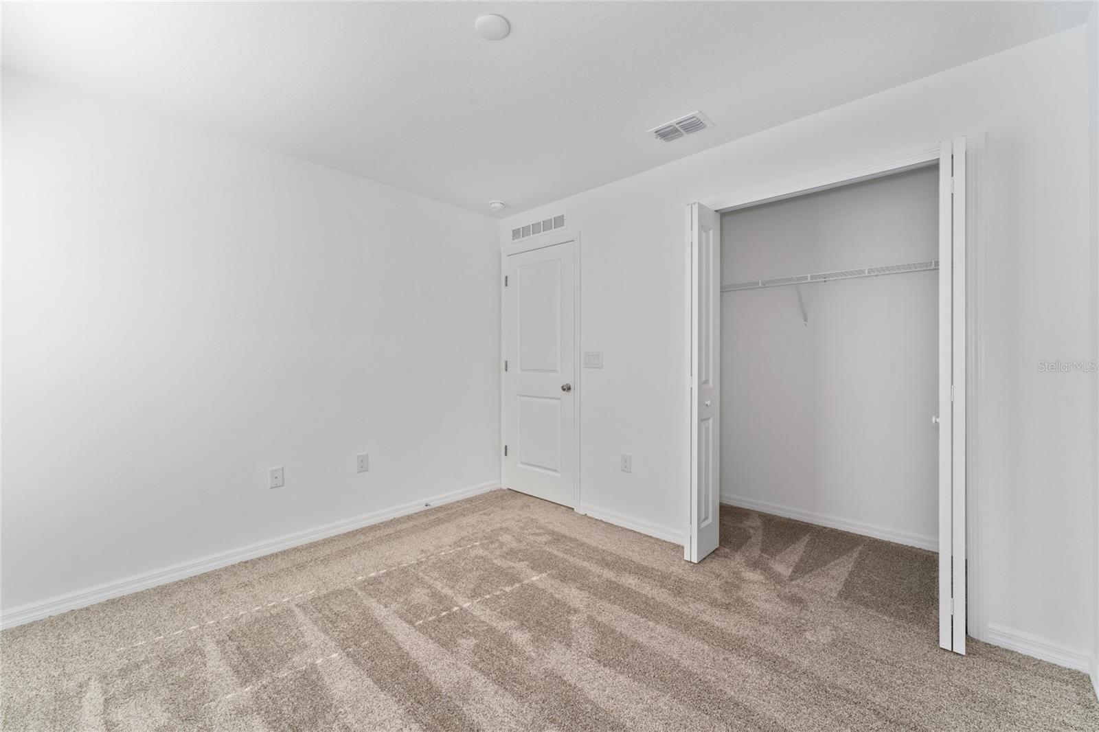 LEOMAS LNDG PH 1 - Residential Lease