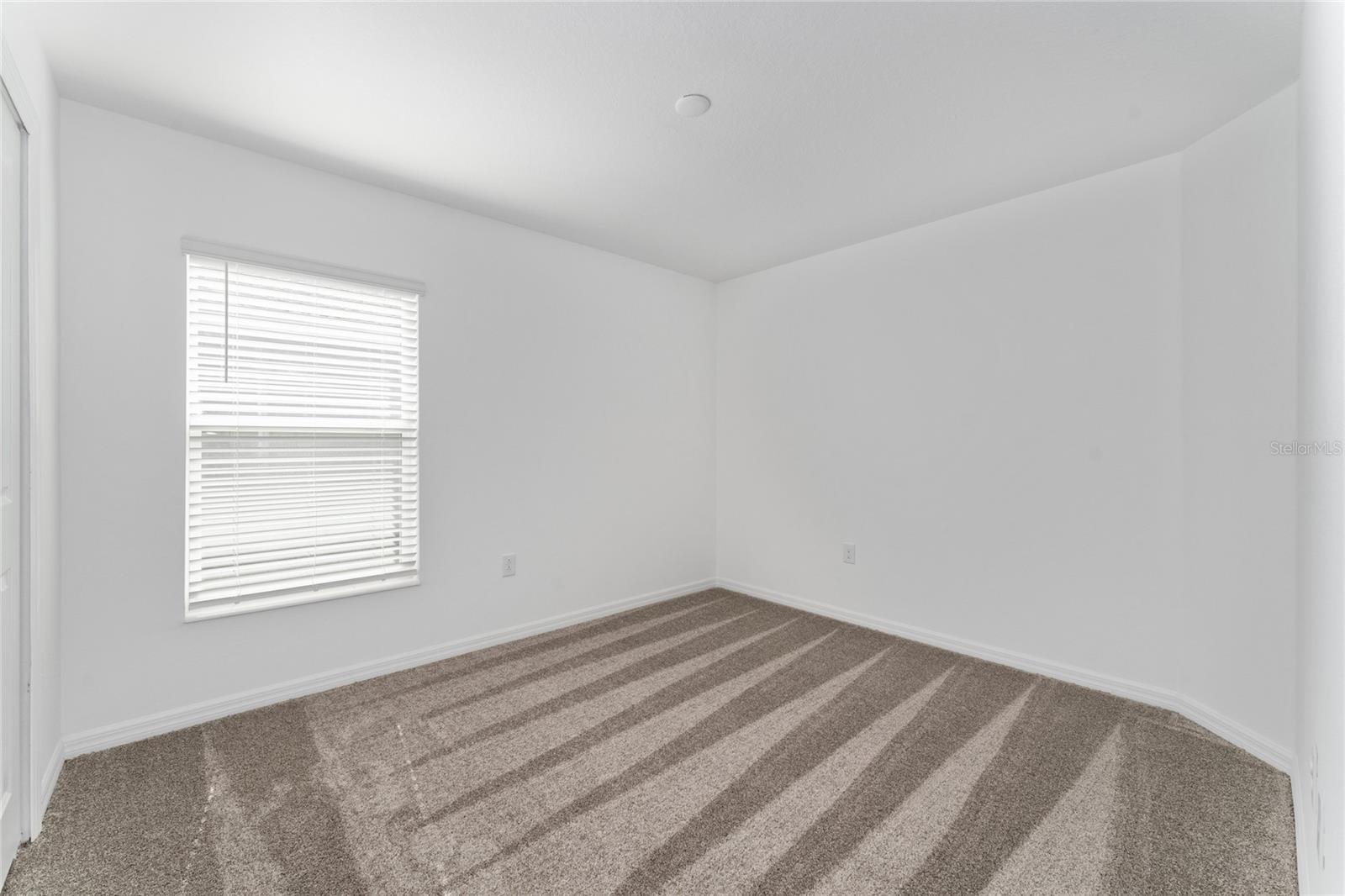 LEOMAS LNDG PH 1 - Residential Lease