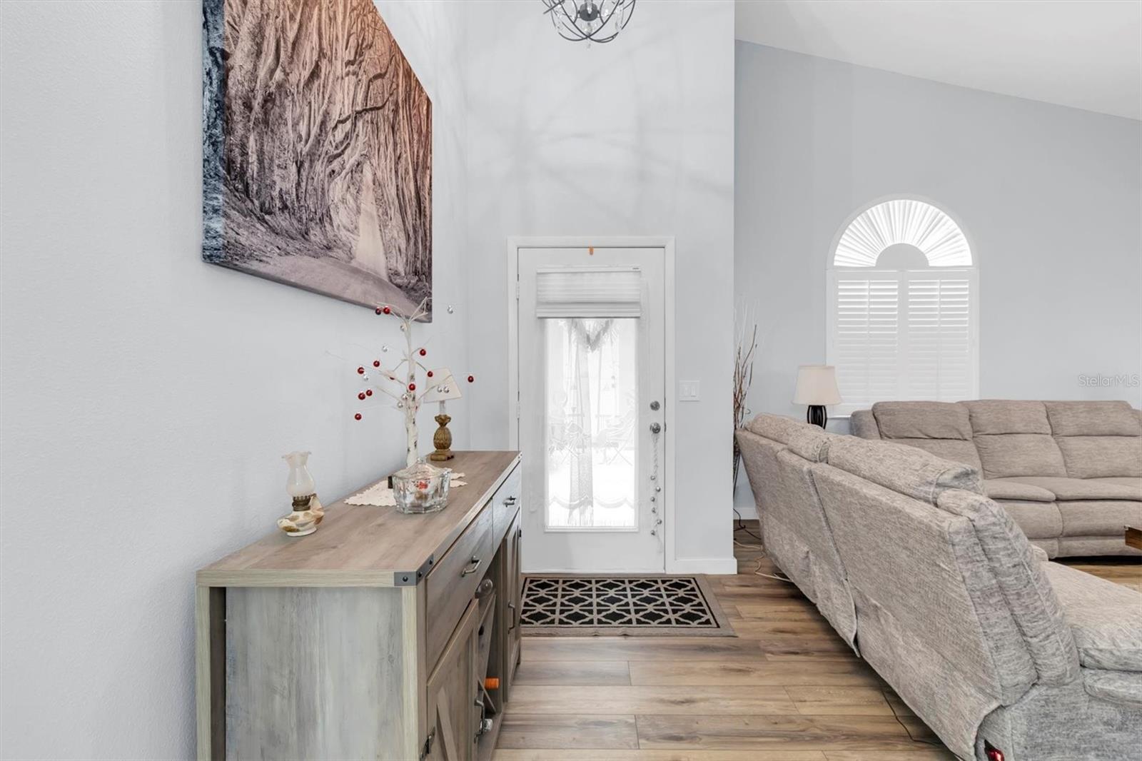 SALEM SQUARE - Residential