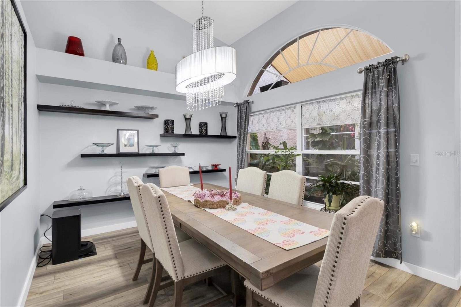 SALEM SQUARE - Residential