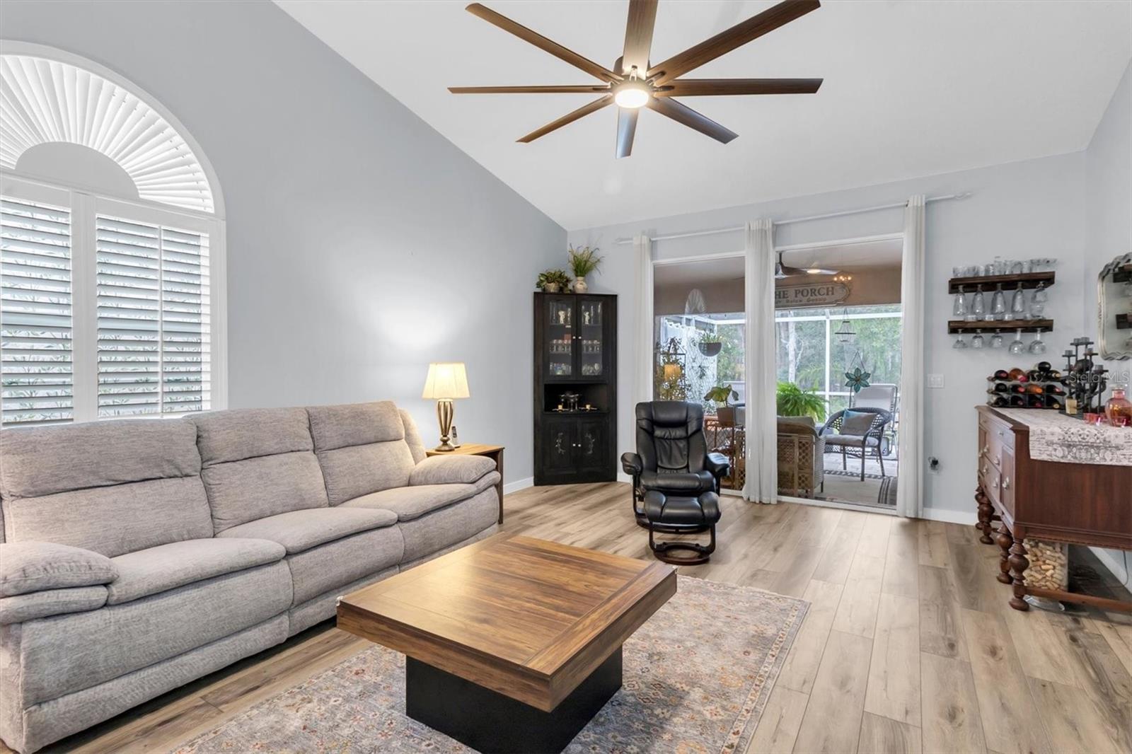 SALEM SQUARE - Residential