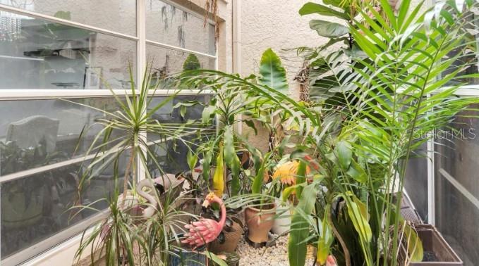 SALEM SQUARE - Residential