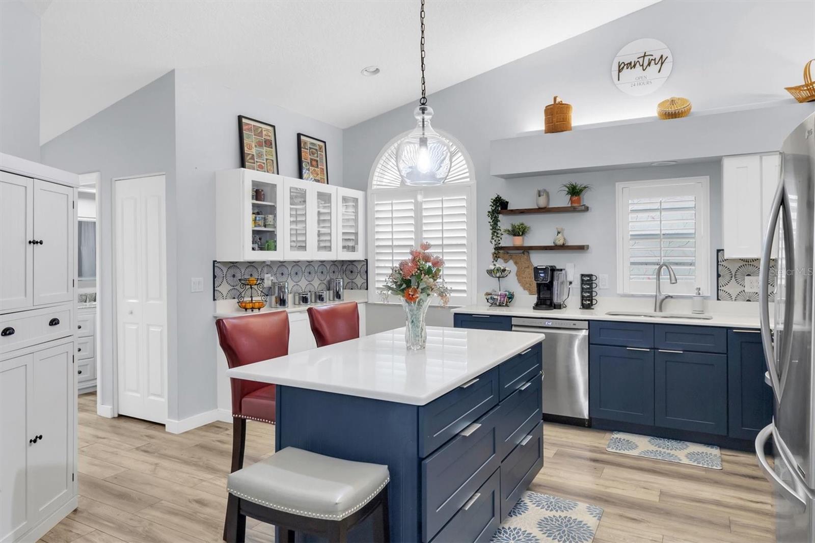 SALEM SQUARE - Residential