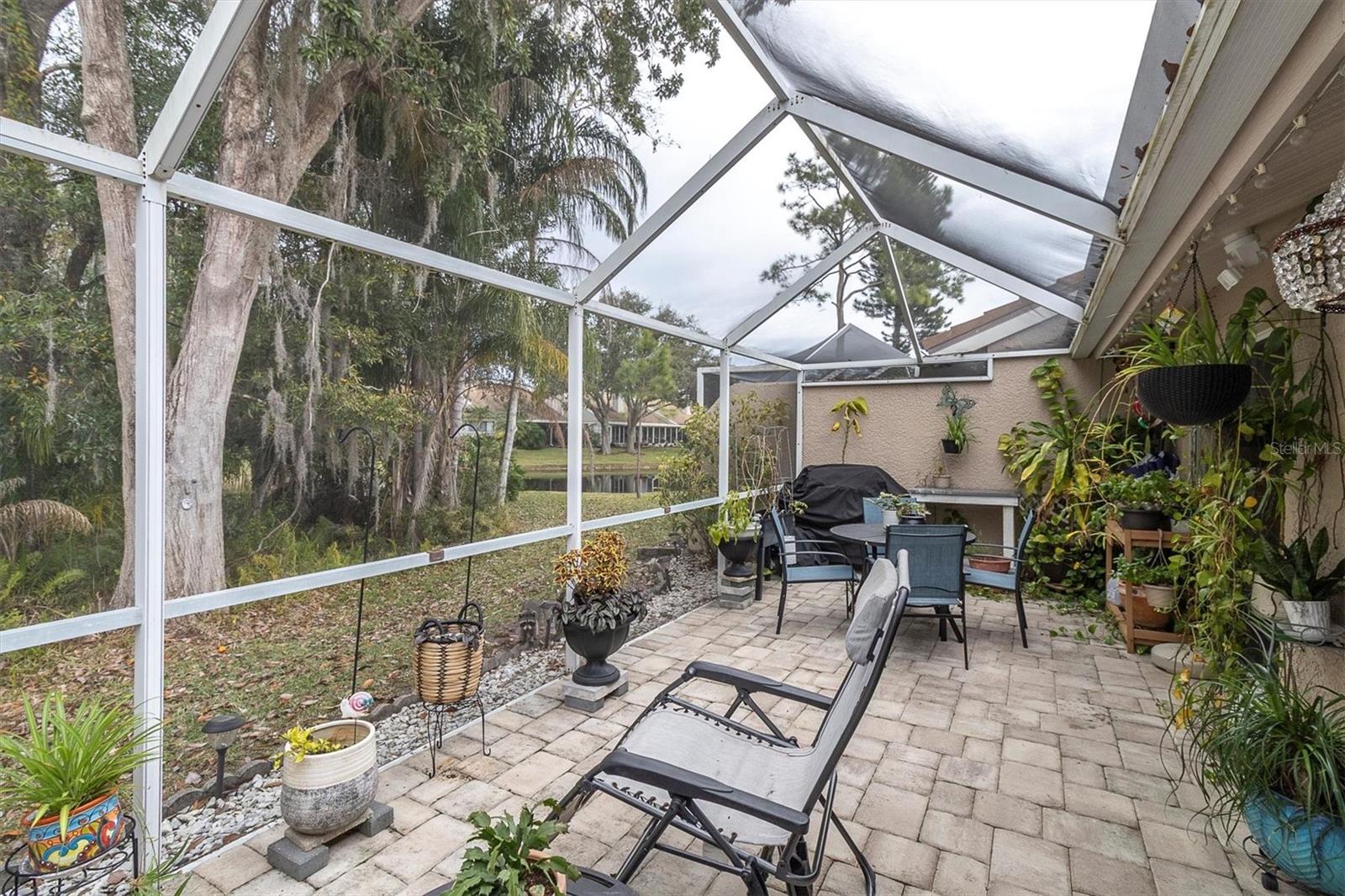 SALEM SQUARE - Residential